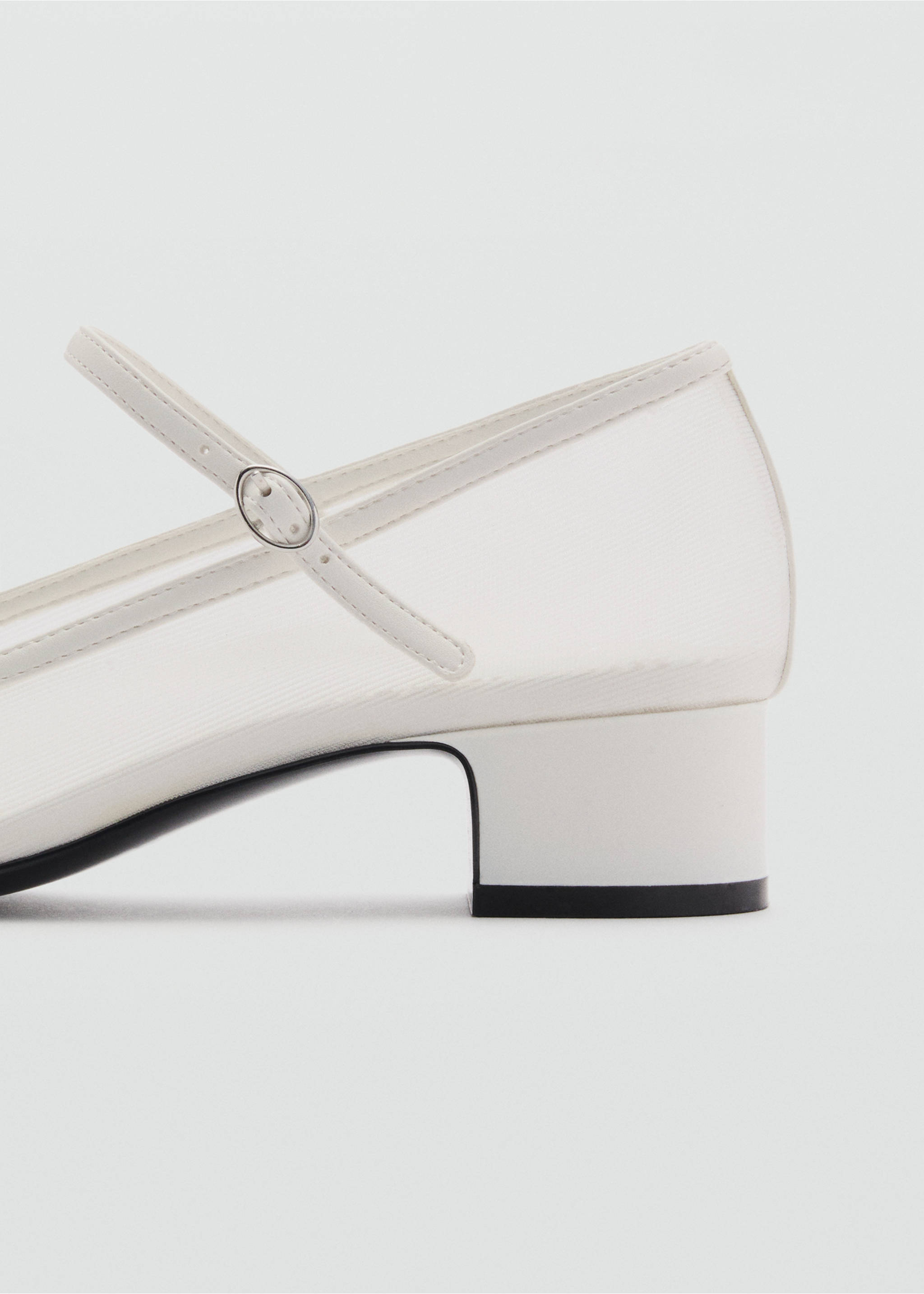 Mesh shoes with buckle strap - Details of the article 2, White. Ref: 87003278-00.
