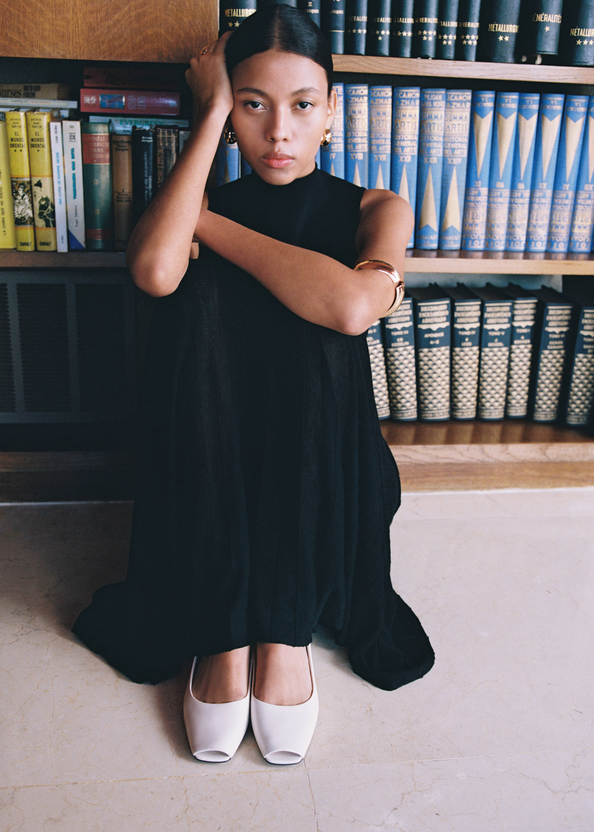 Open-toe leather shoes - General plane