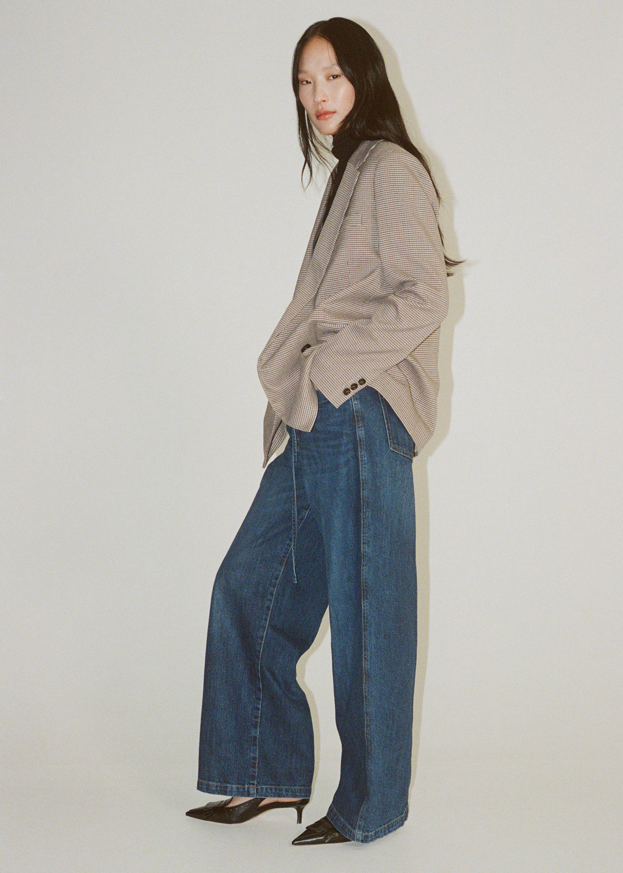 Wide-Leg-Jeans mit Gürtel - Detail des Artikels 3, Dunkelblau. Ref: 87003283-00.