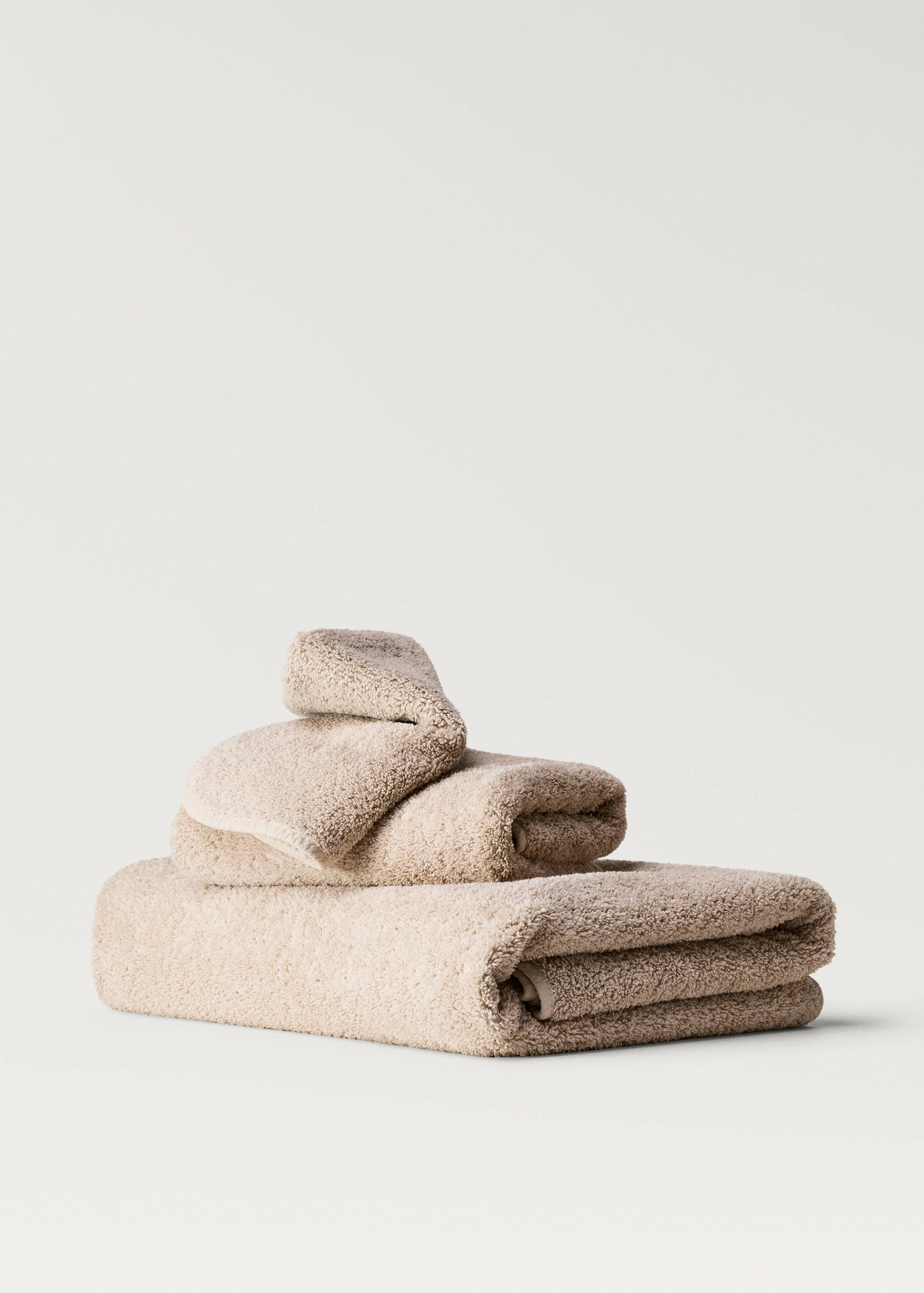 Washbasin towel with dyed piece - Article without model