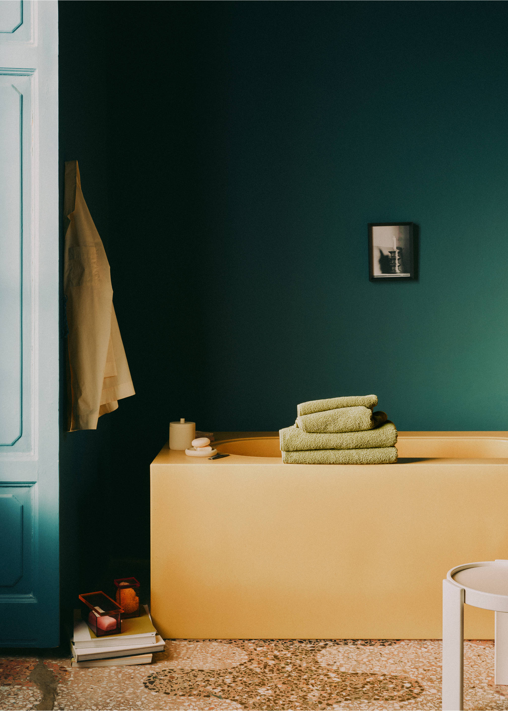 Washbasin towel with dyed piece - Details of the article 6, Green. Ref: 87003331-00.