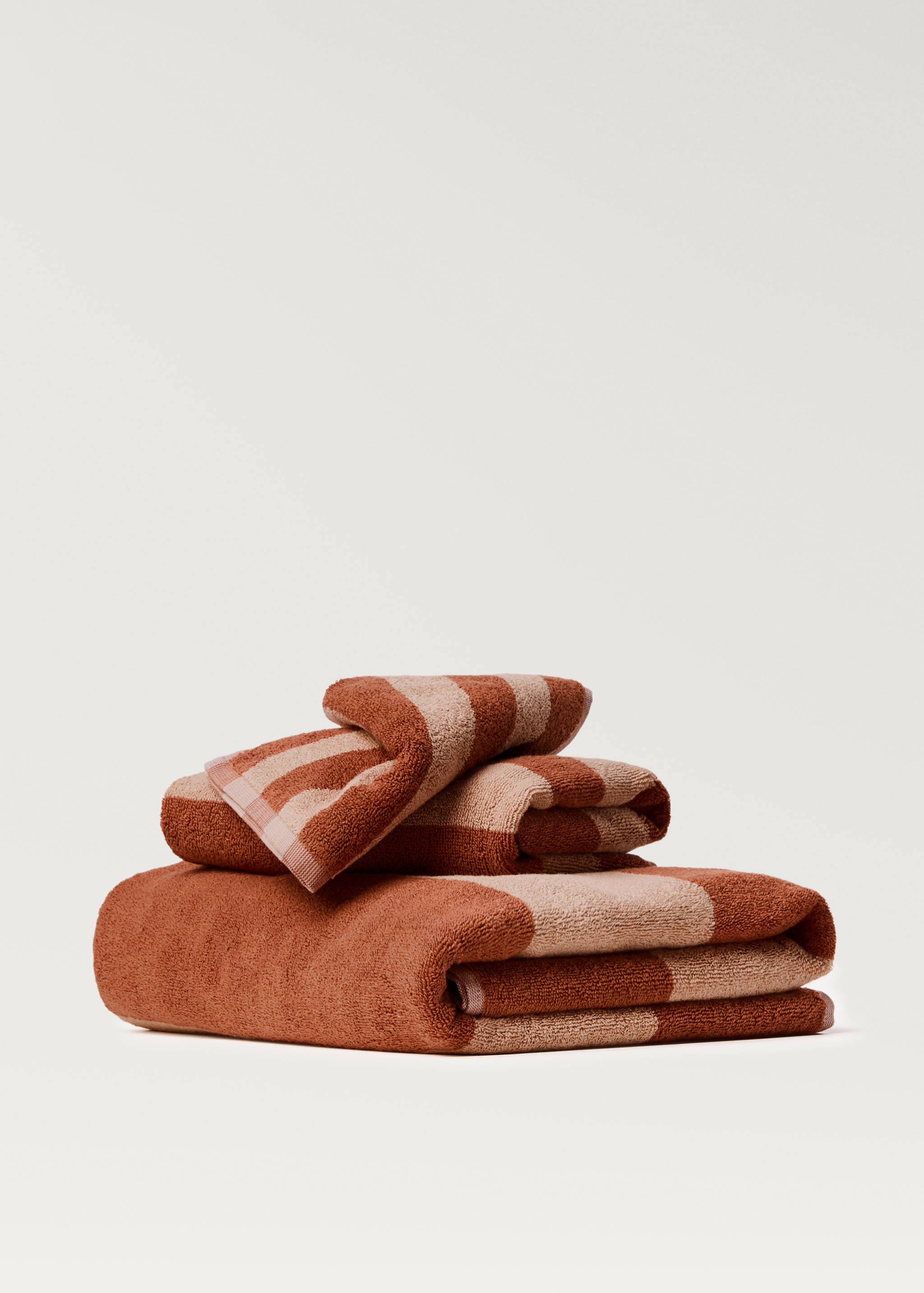 Two-tone striped towel - Article without model