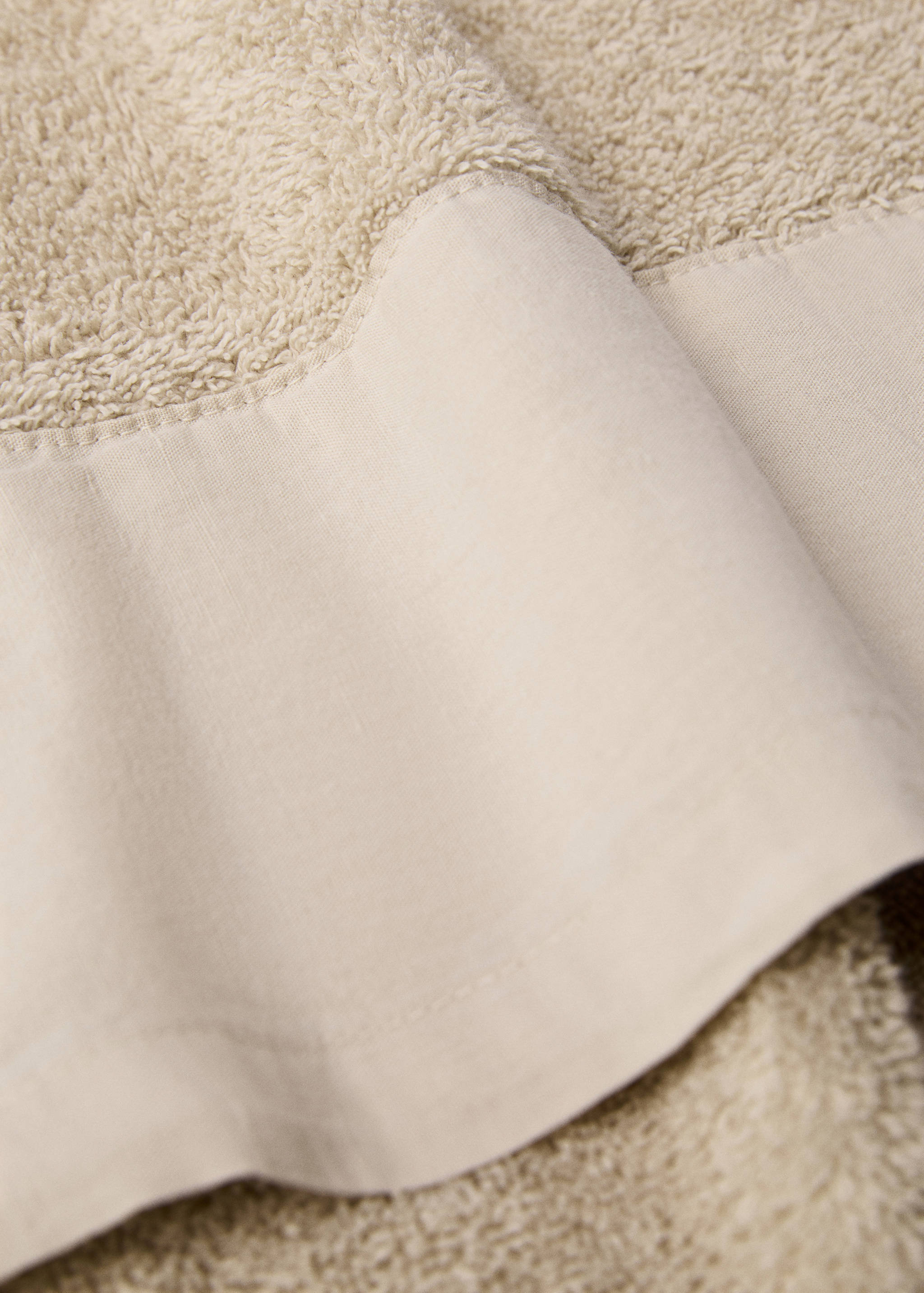 Bath towel with linen trim - Details of the article 2