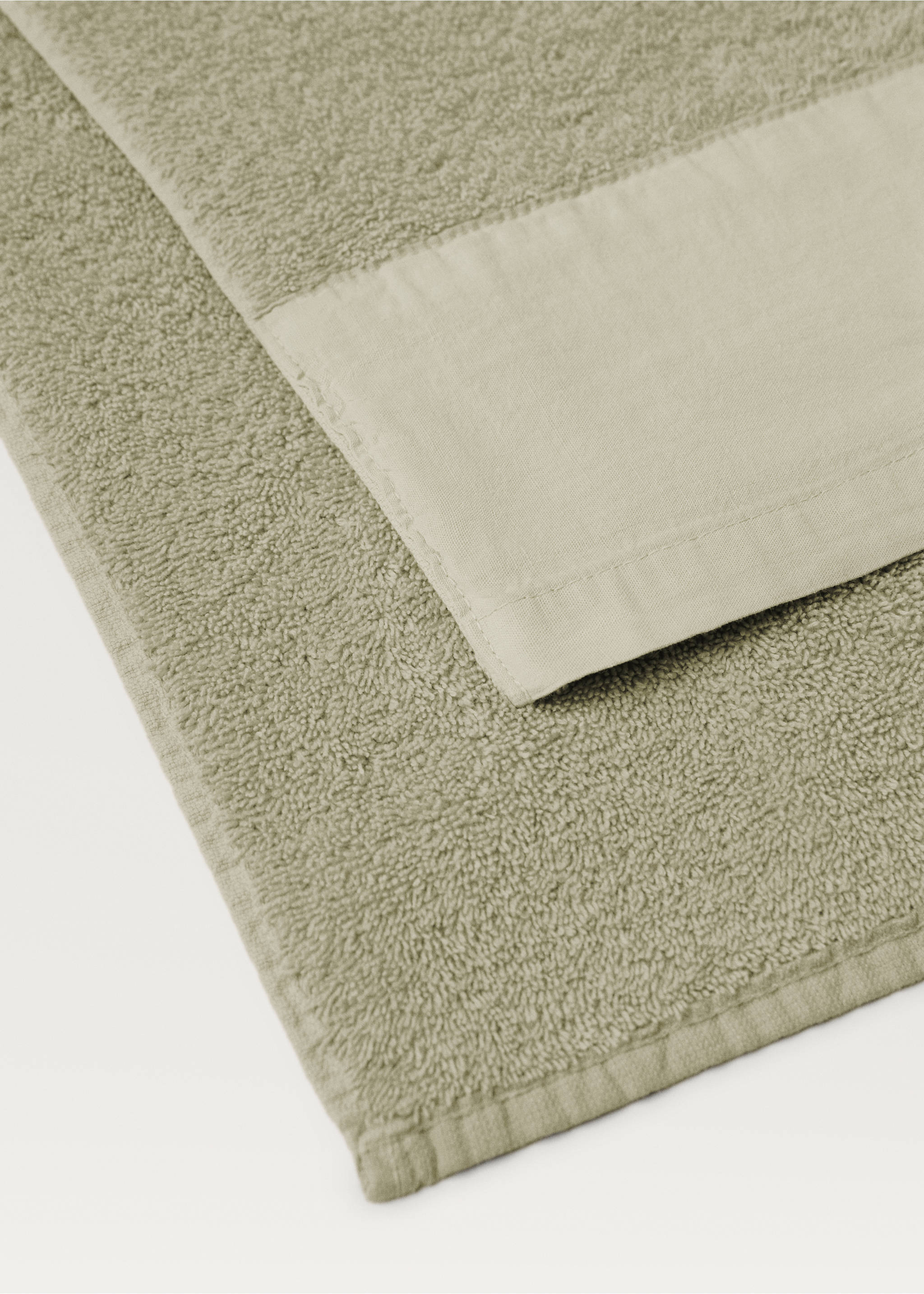 Bath towel with linen trim - Details of the article 1, Forest Green. Ref: 87003355-00.