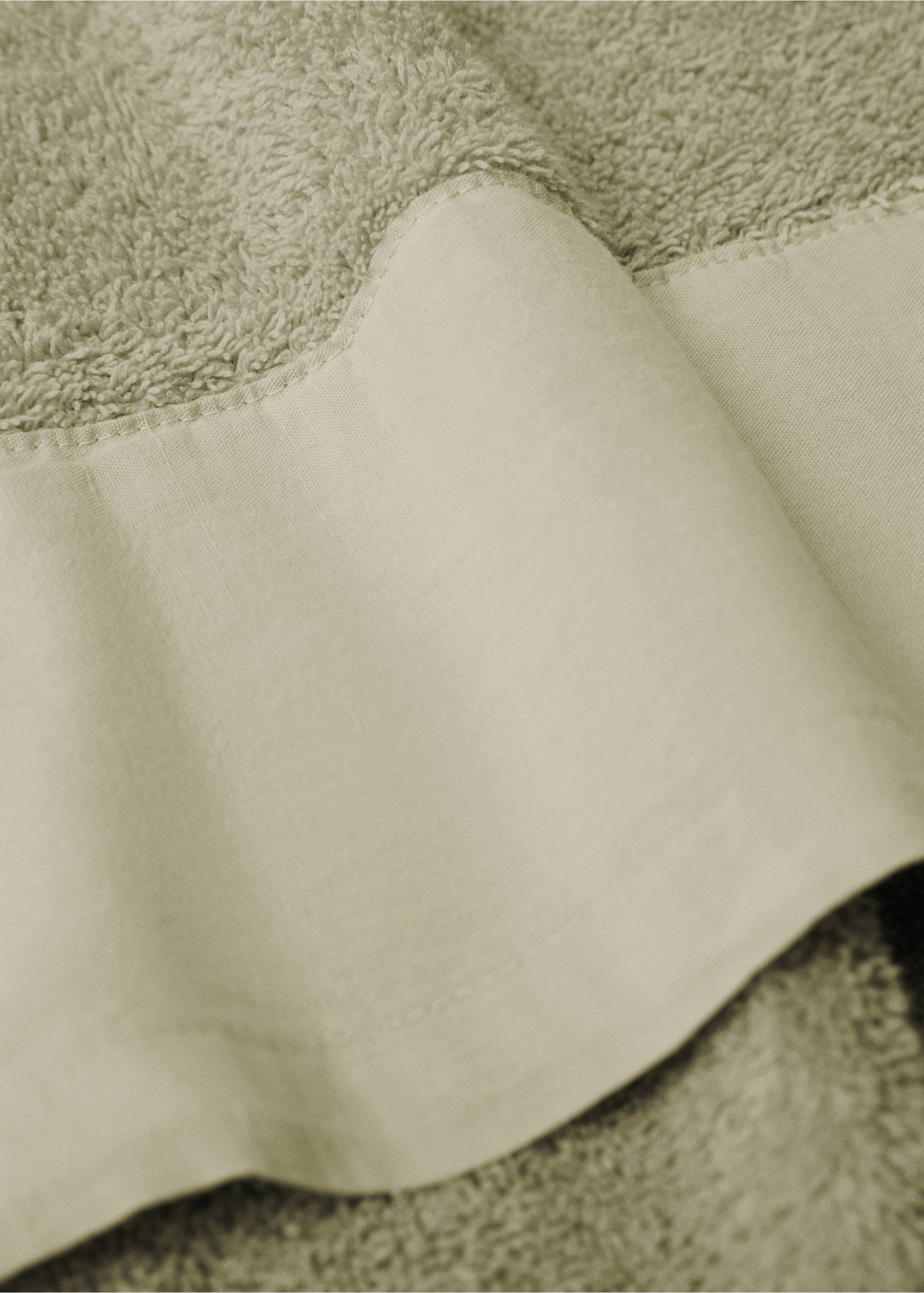 Bath towel with linen trim - Details of the article 2, Forest Green. Ref: 87003355-00.