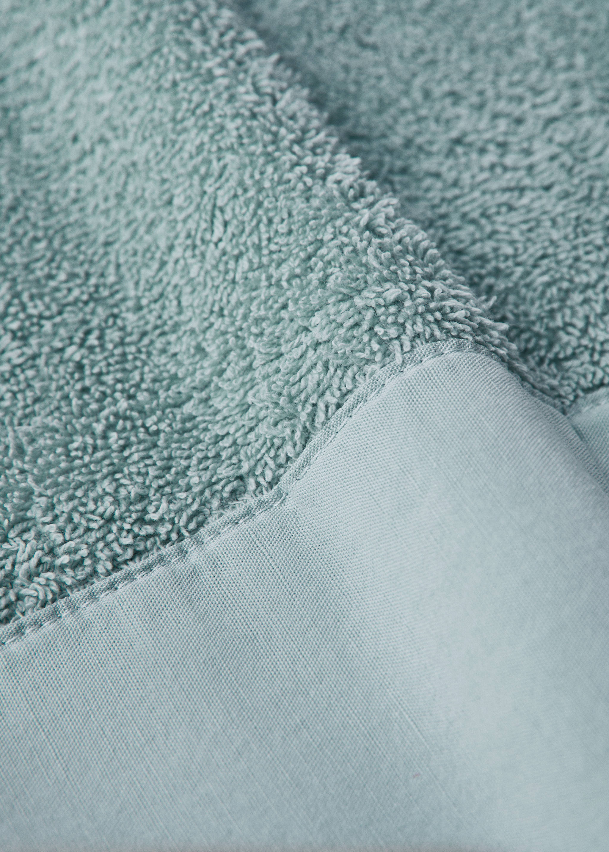 Bath towel with linen trim - Details of the article 2