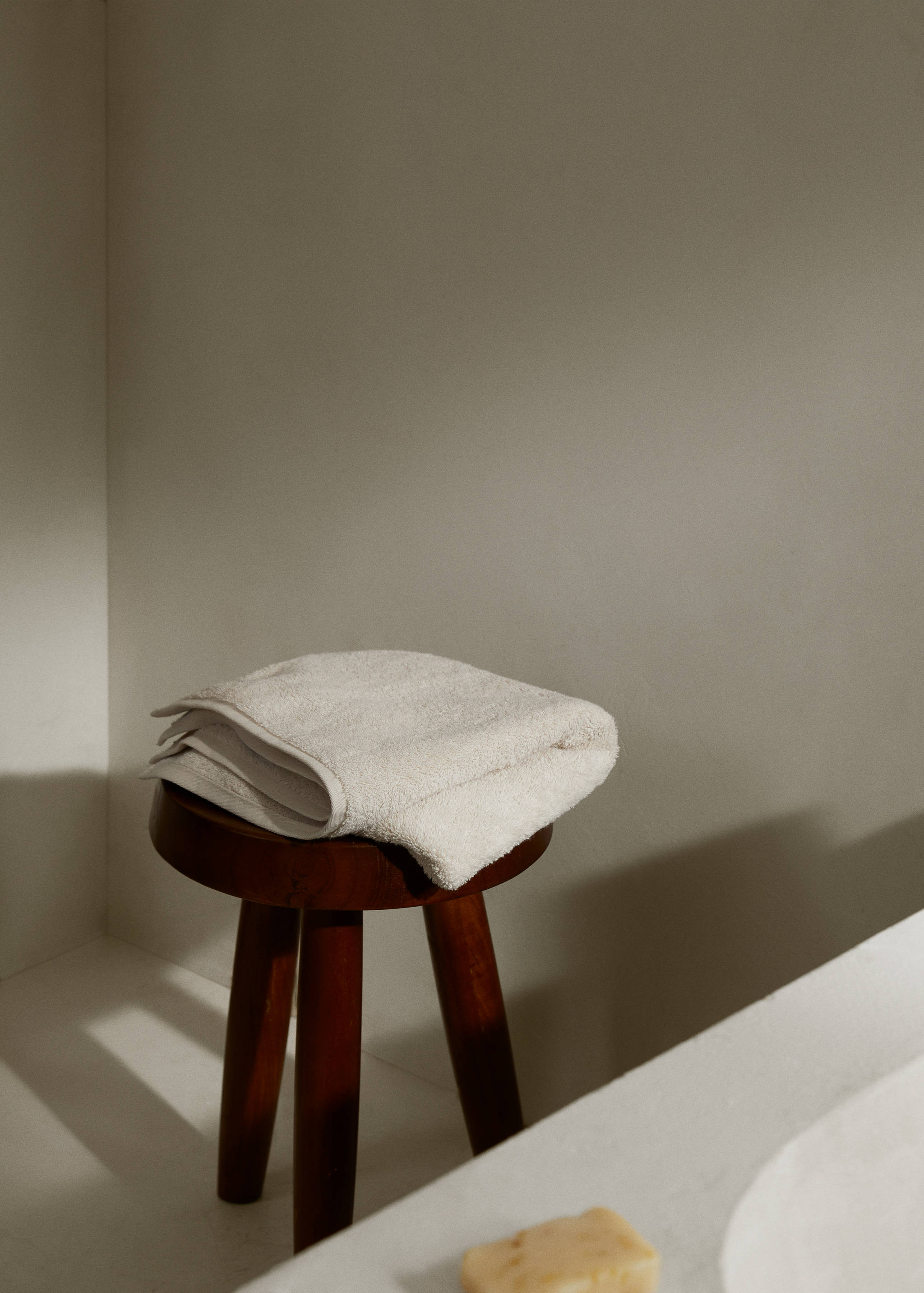 Tovallola lavabo cotó suau - Pla general