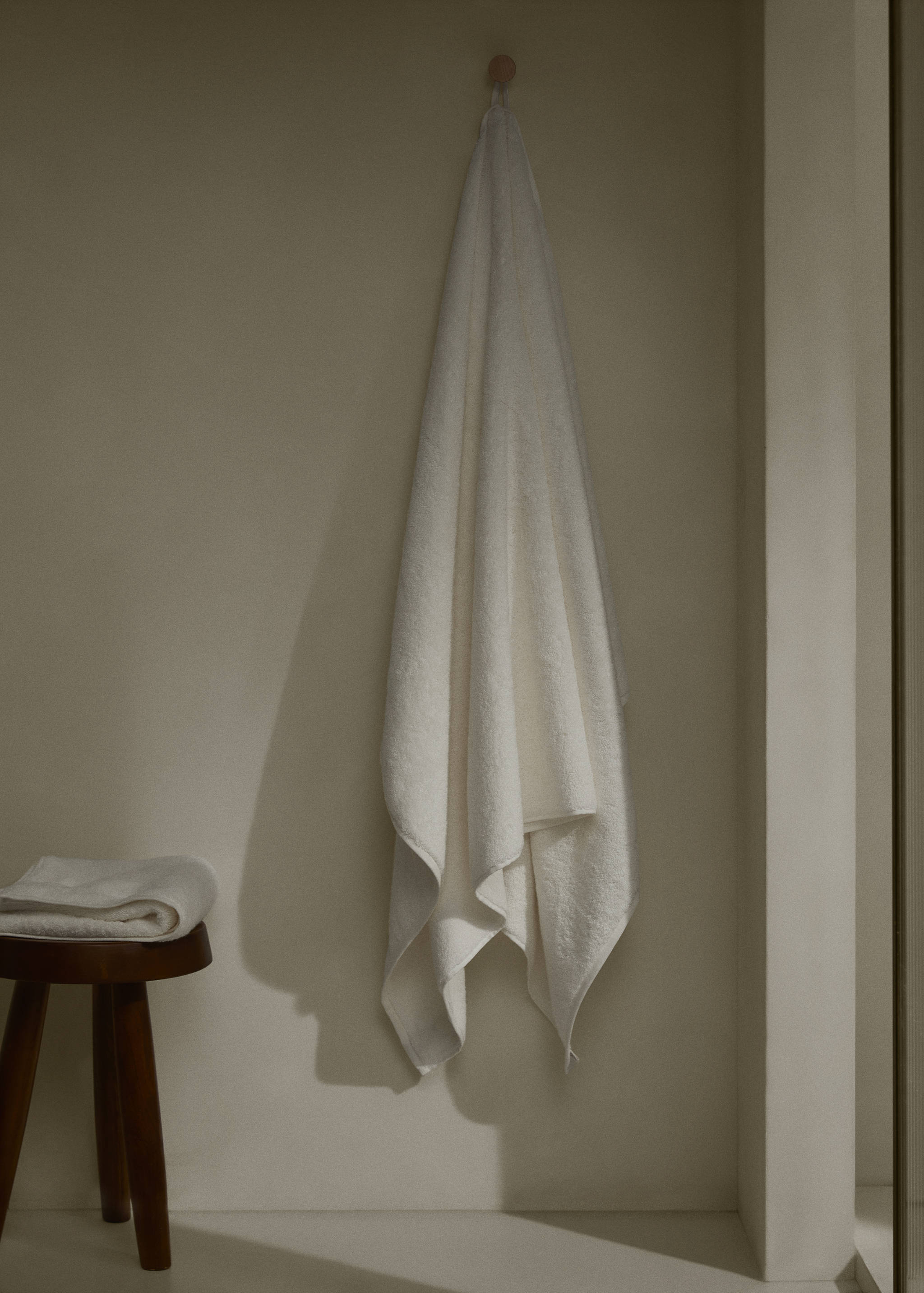 Soft cotton bath towel - General plane