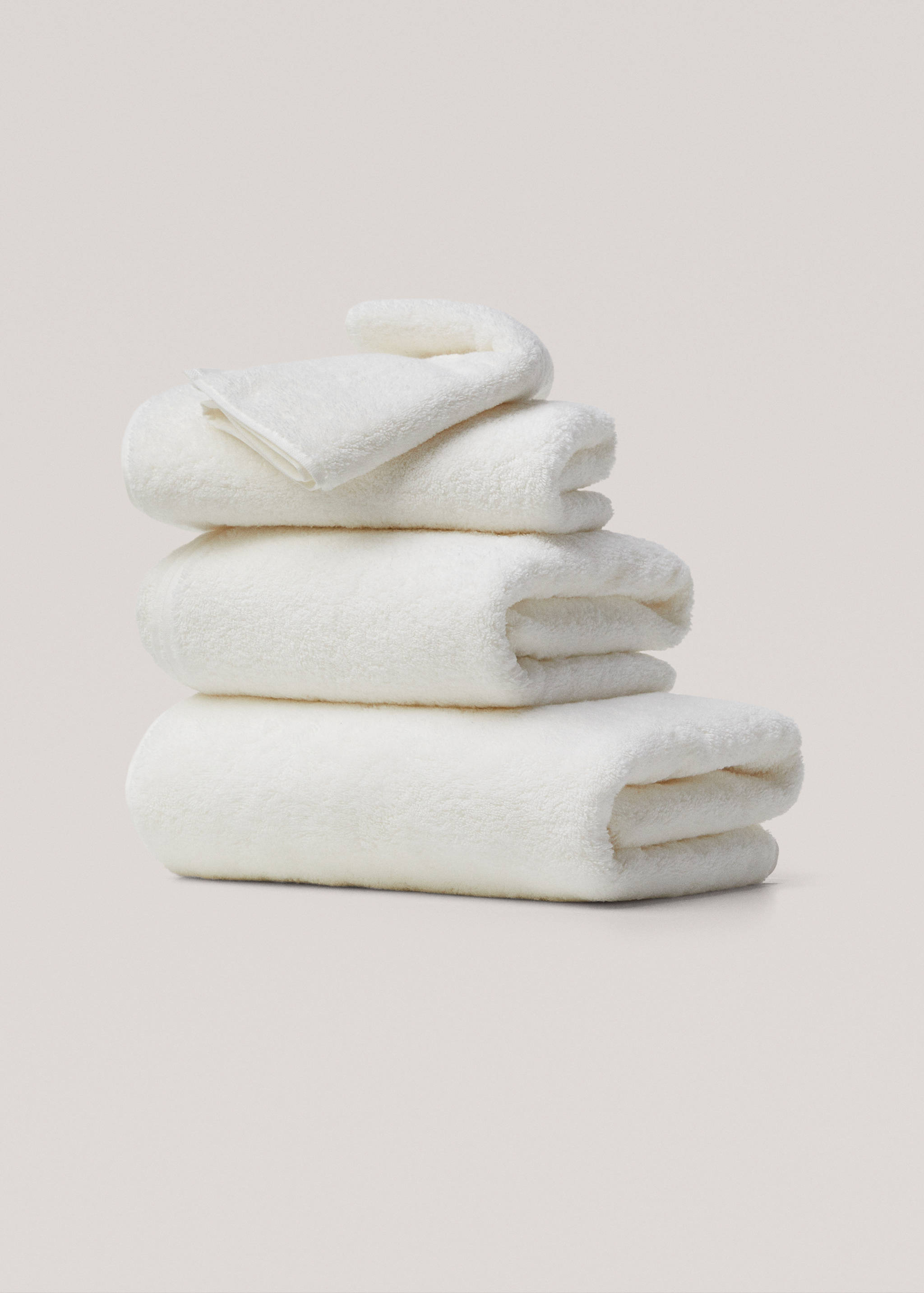Soft cotton bath towel - Article without model