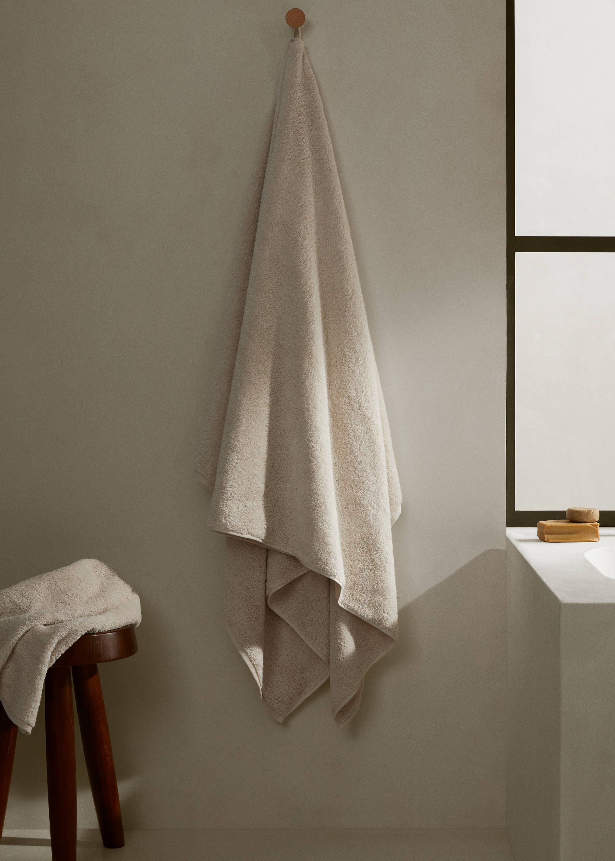 Soft cotton bath towel - General plane