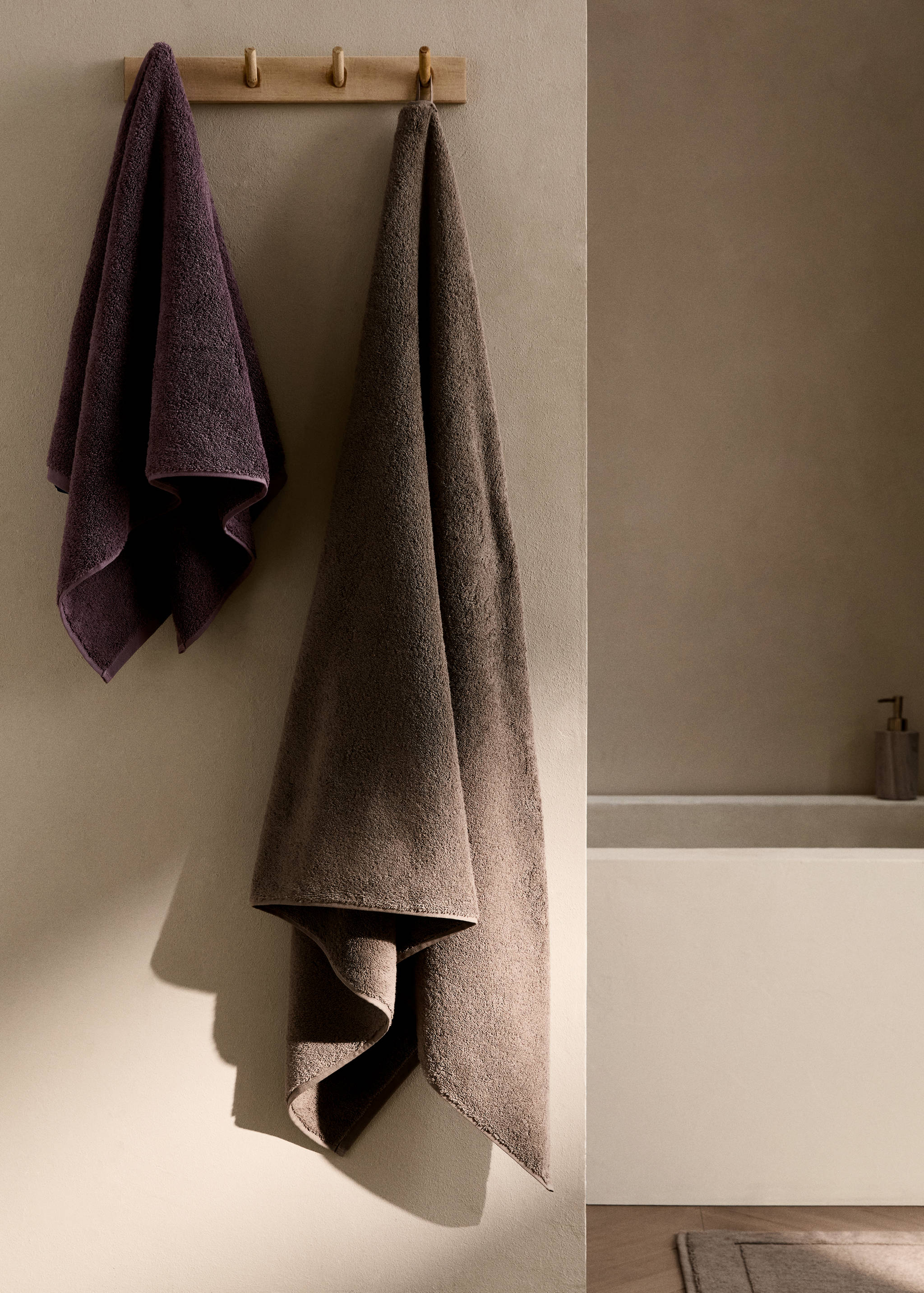 Soft cotton bath towel - General plane