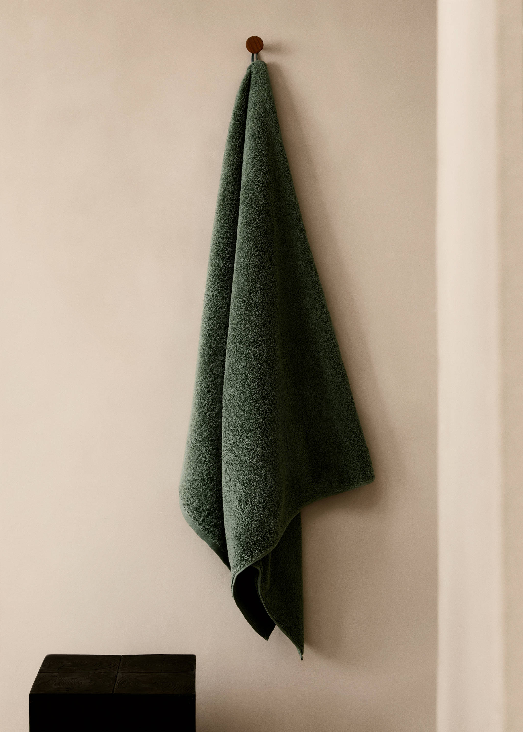 Soft cotton bath towel - General plane