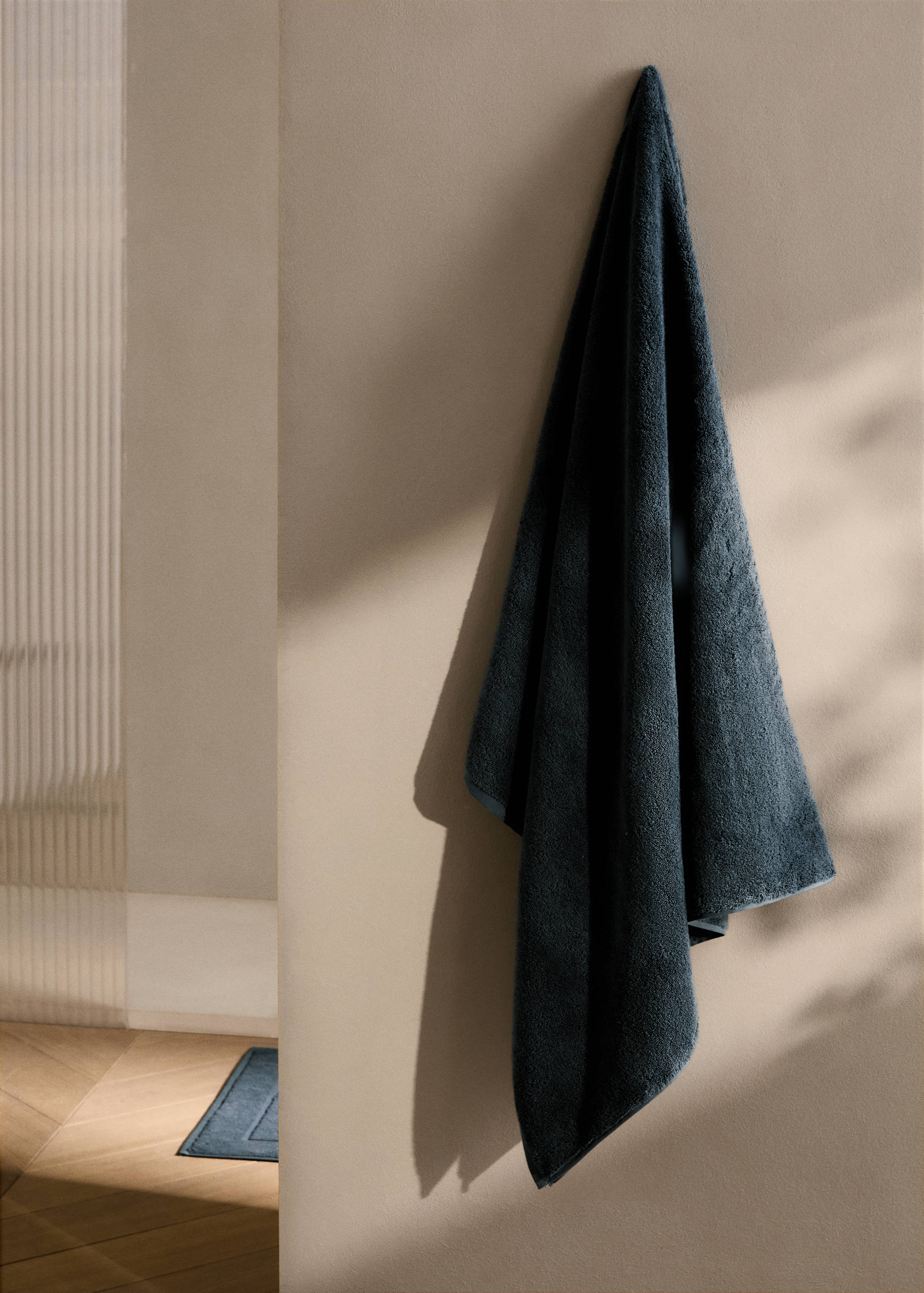 Soft cotton bath towel - General plane