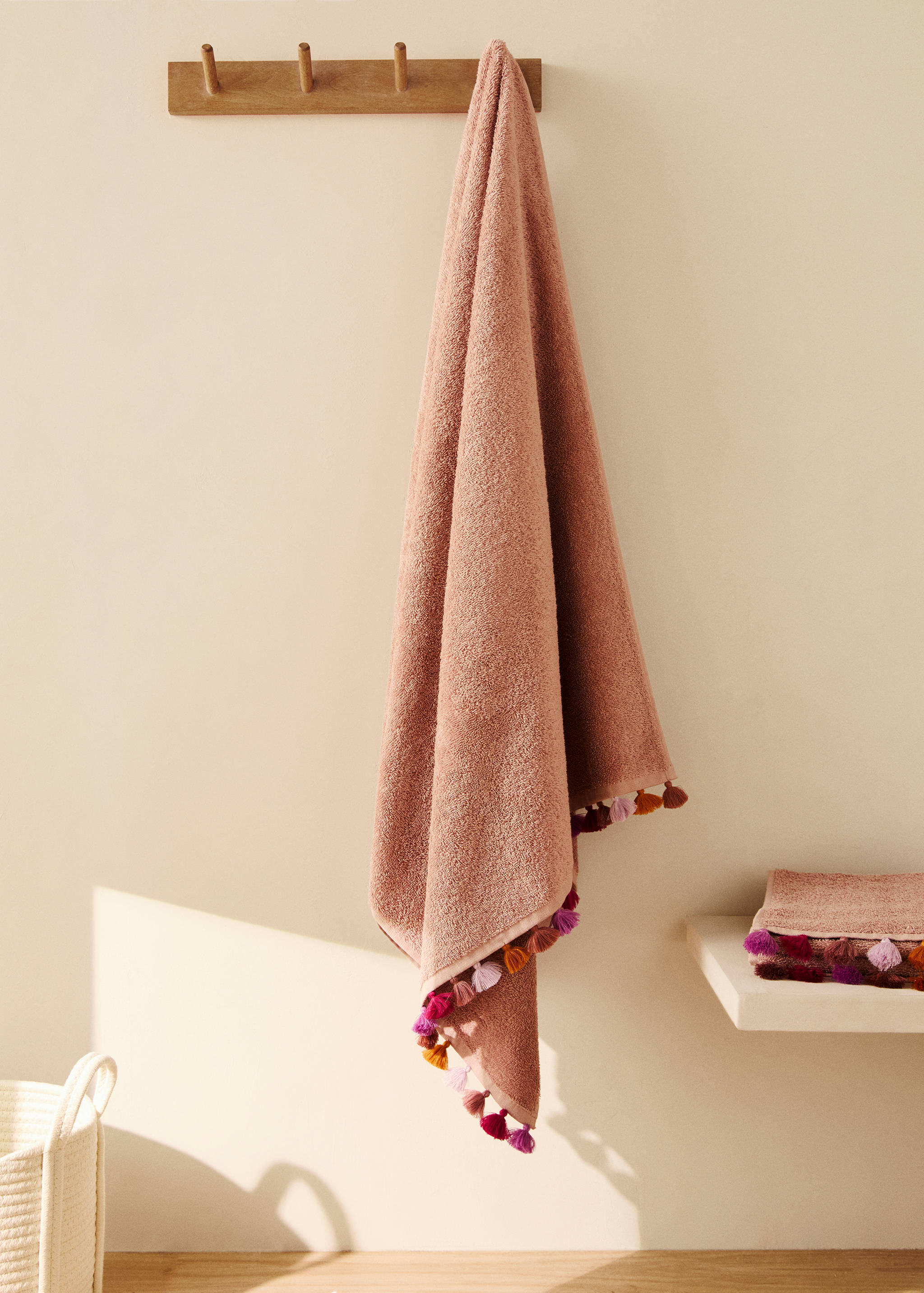 Katoenen kinderbadlaken met meerkleurige pompons - Overzichtstekening