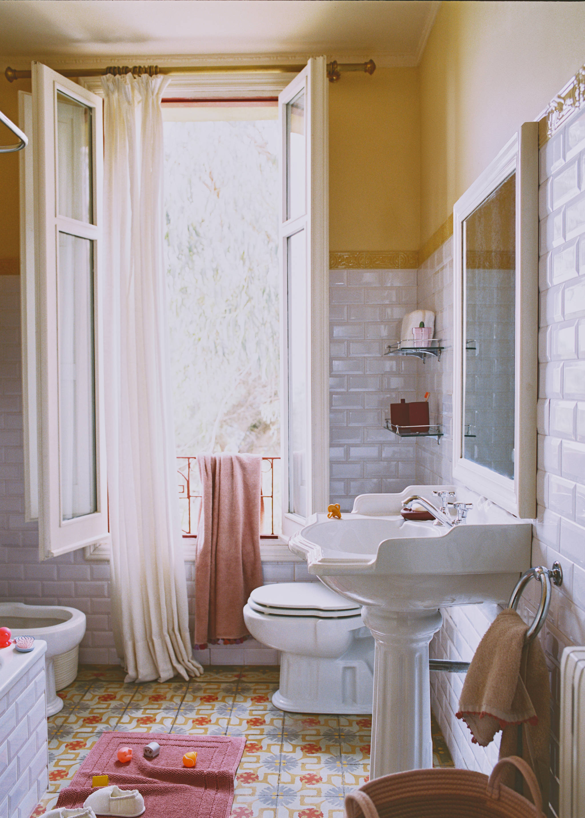 Katoenen kinderbadlaken met meerkleurige pompons - Detail van het artikel 6