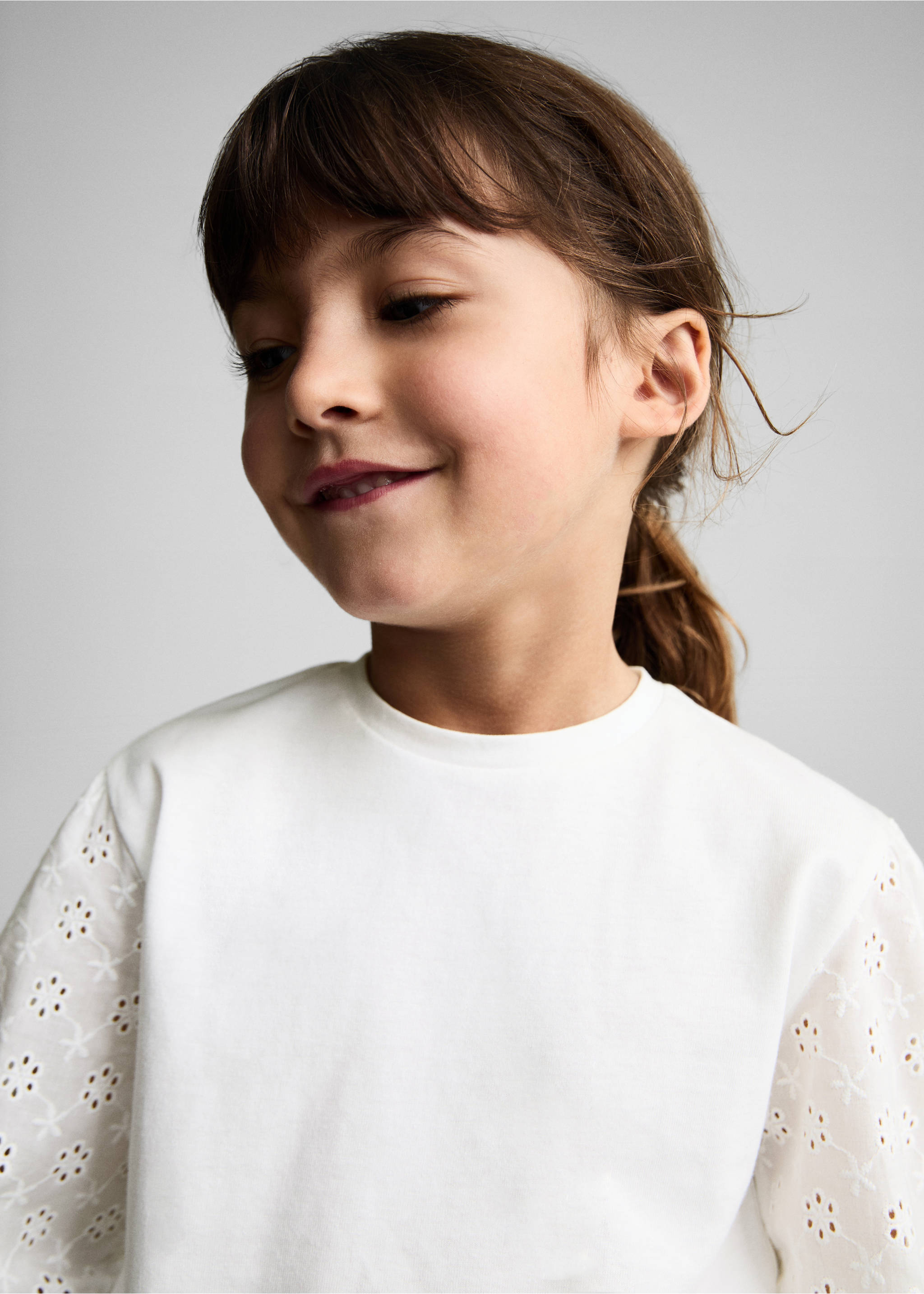 Embroidered sleeve T-shirt - Details of the article 1, Off White. Ref: 87003653-00.