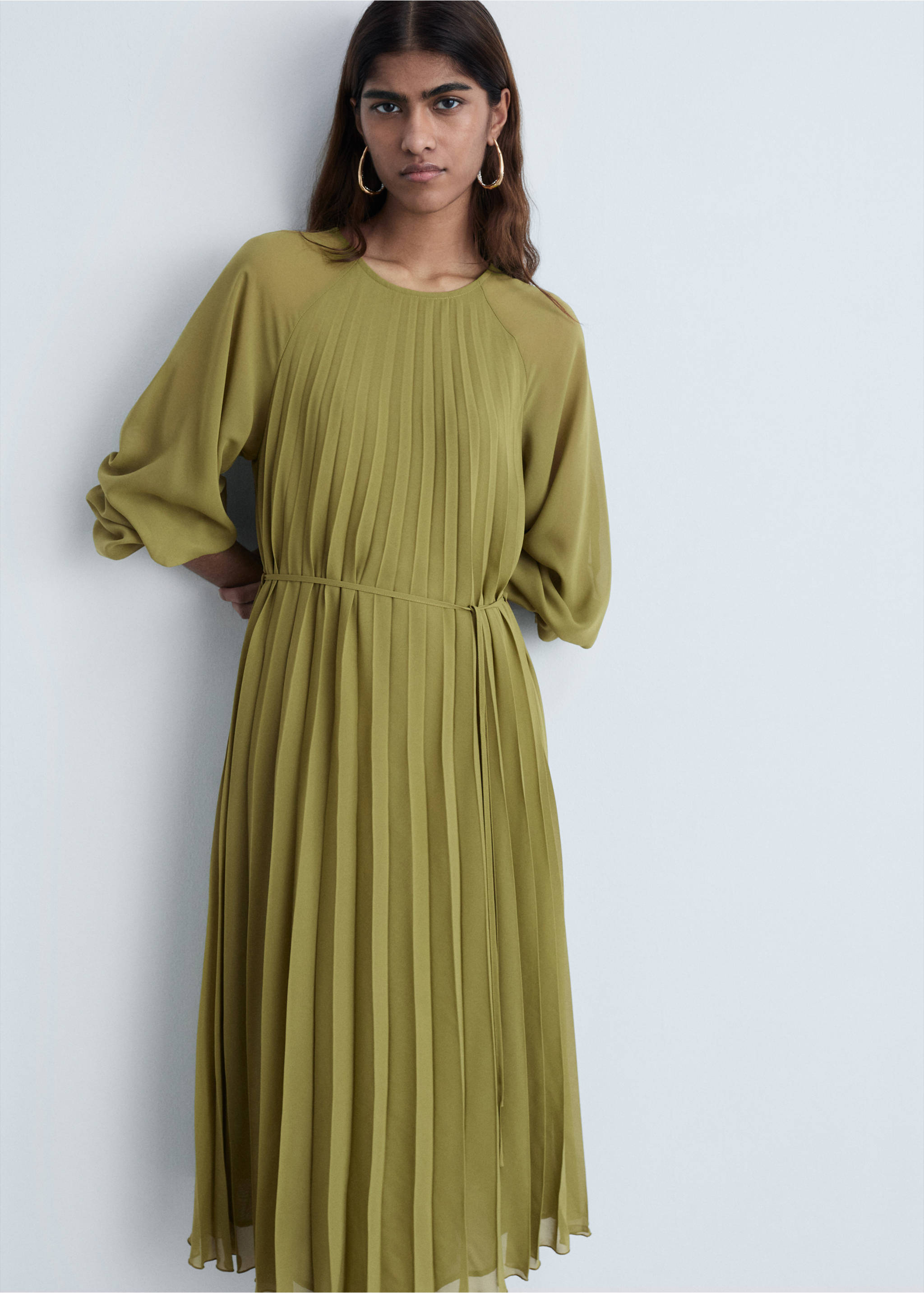 Pleated dress with bow belt - Medium plane, Olive Green. Ref: 87004071-00.