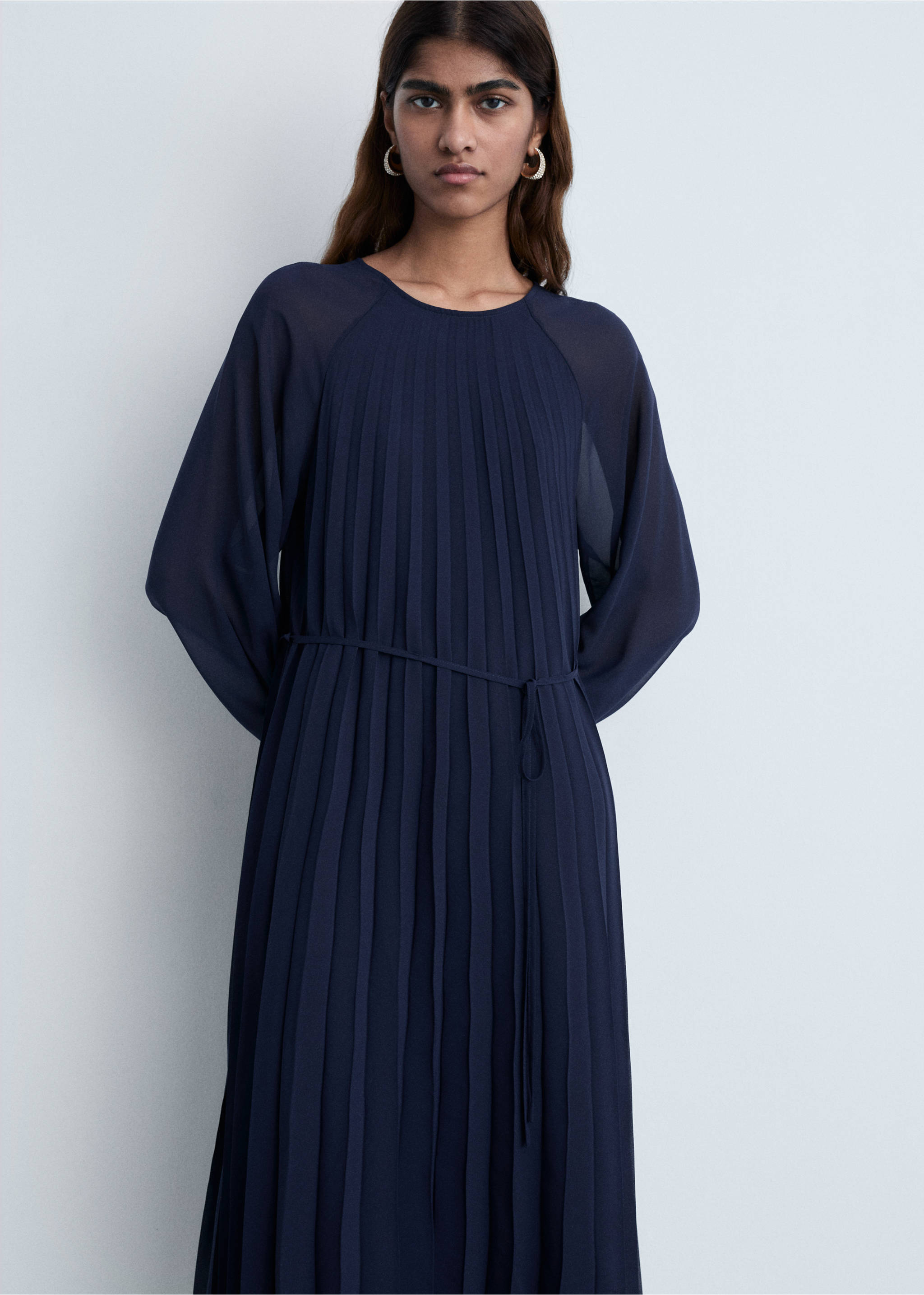 Pleated dress with bow belt - Medium plane, Navy. Ref: 87004071-00.