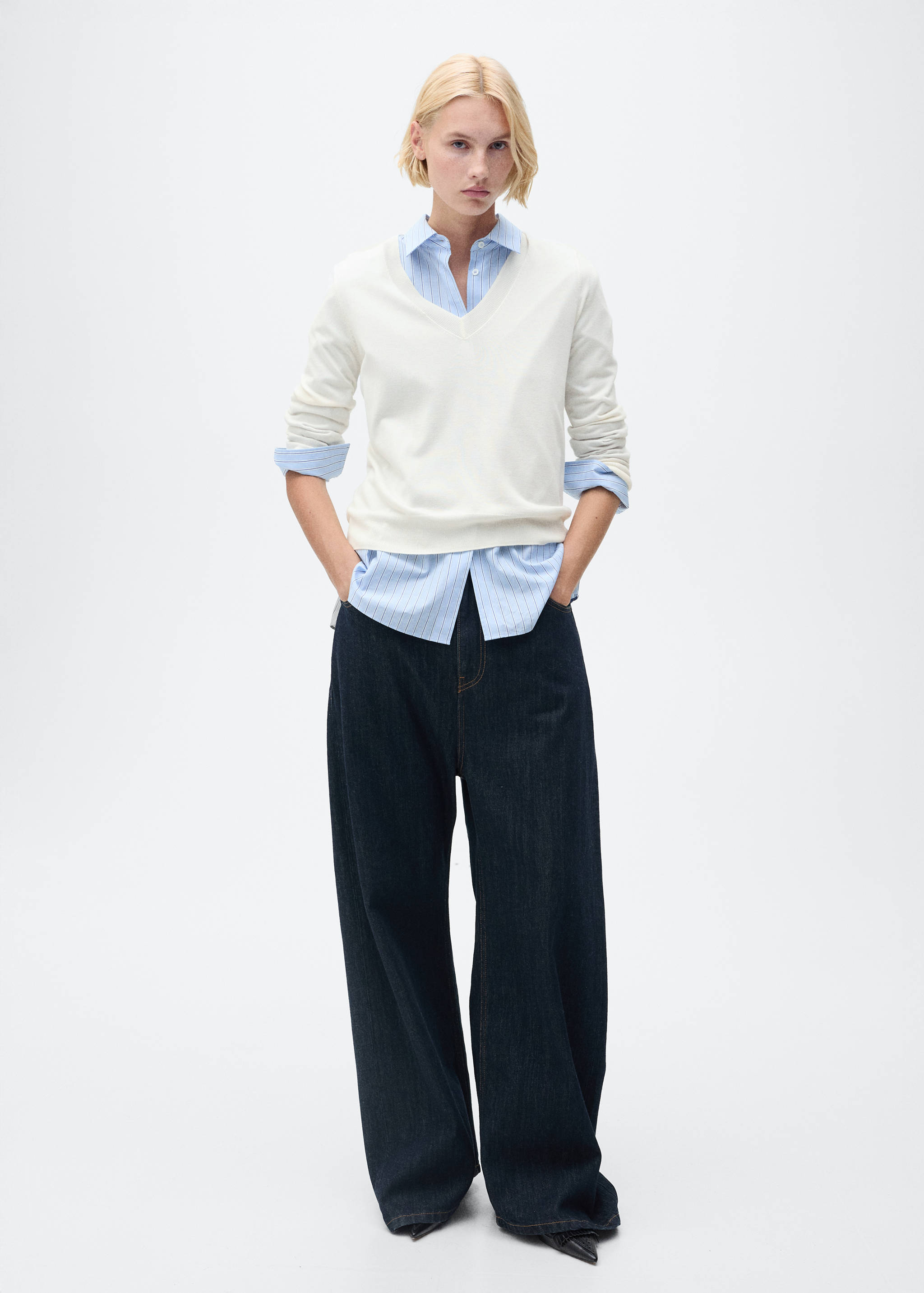 Strickpullover mit V-Ausschnitt - Allgemeine Ansicht