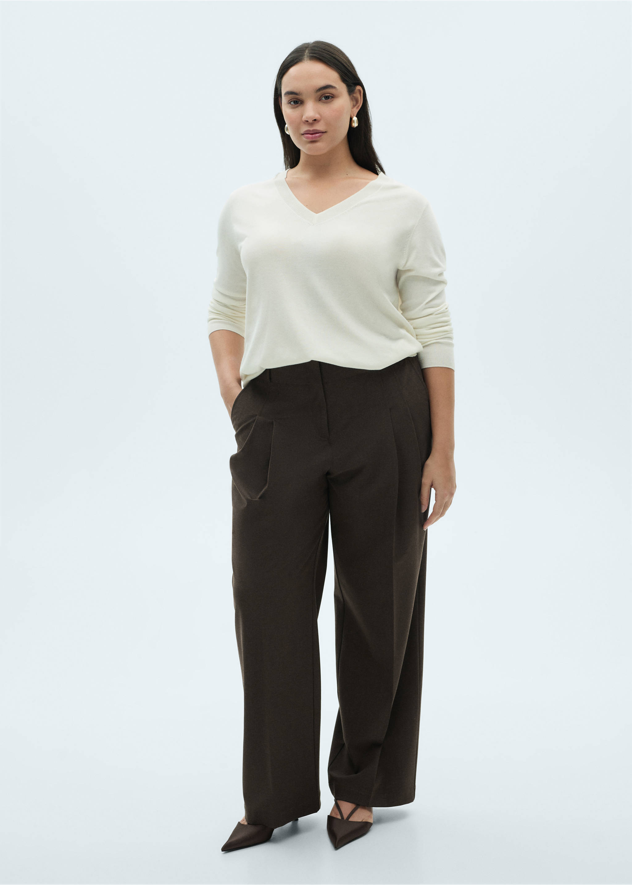 V-neck knit sweater - Details of the article 3, Ecru. Ref: 87004082-00.