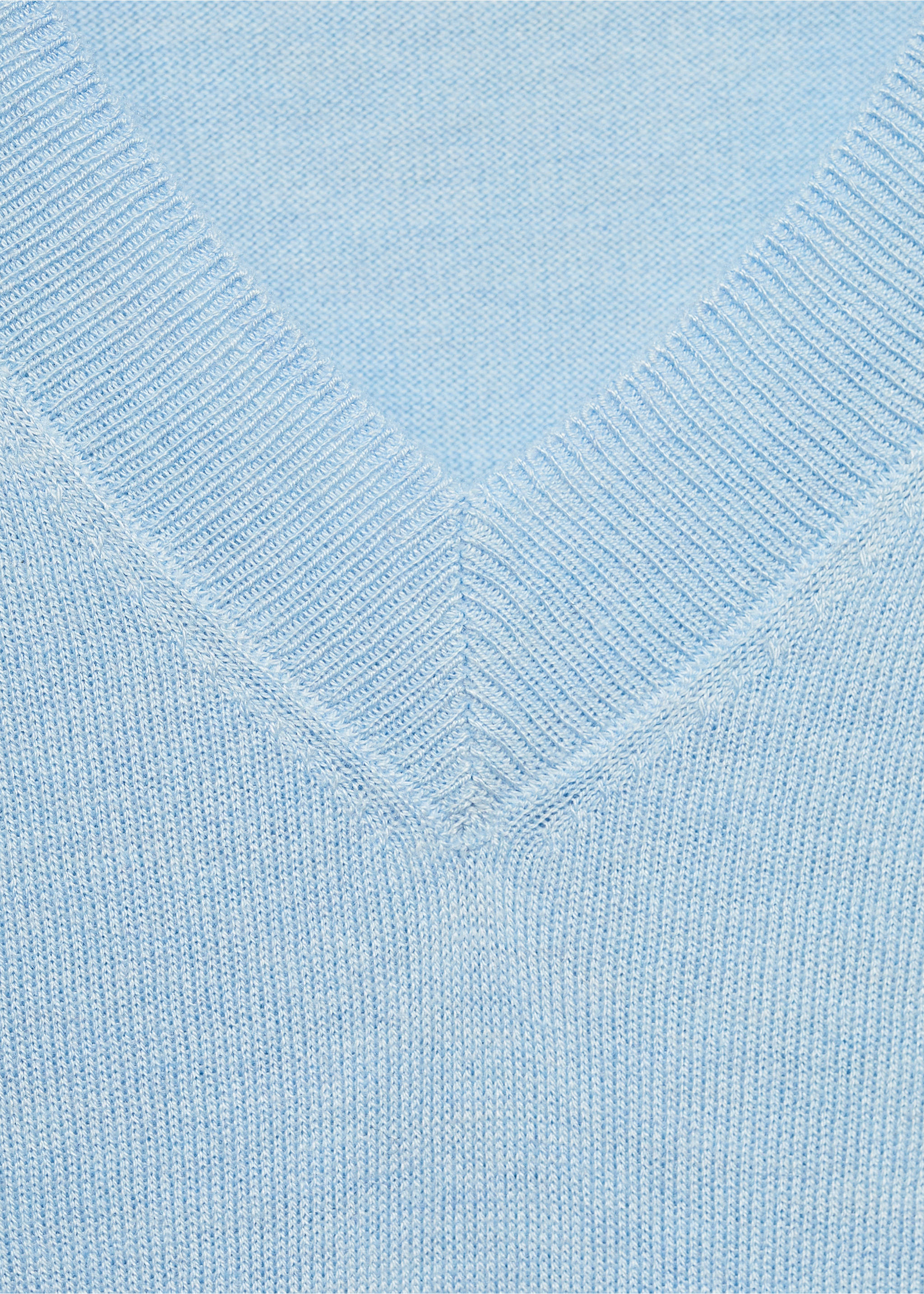 Strickpullover mit V-Ausschnitt - Detail des Artikels 8, Himmelblau. Ref: 87004082-00.