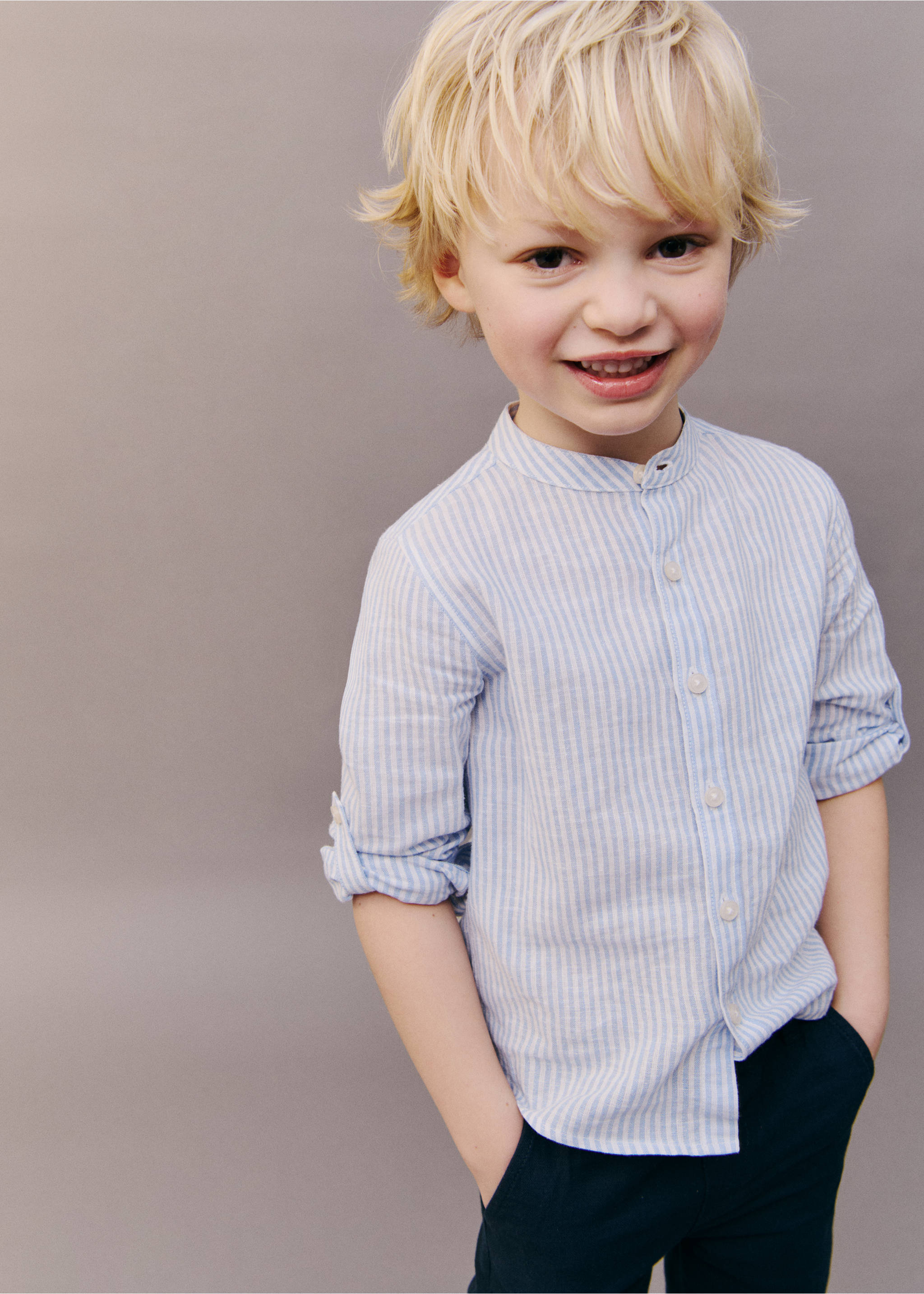 Camisa lino rayas - Detalle del artículo 5, Azul. Ref: 87004406-00.