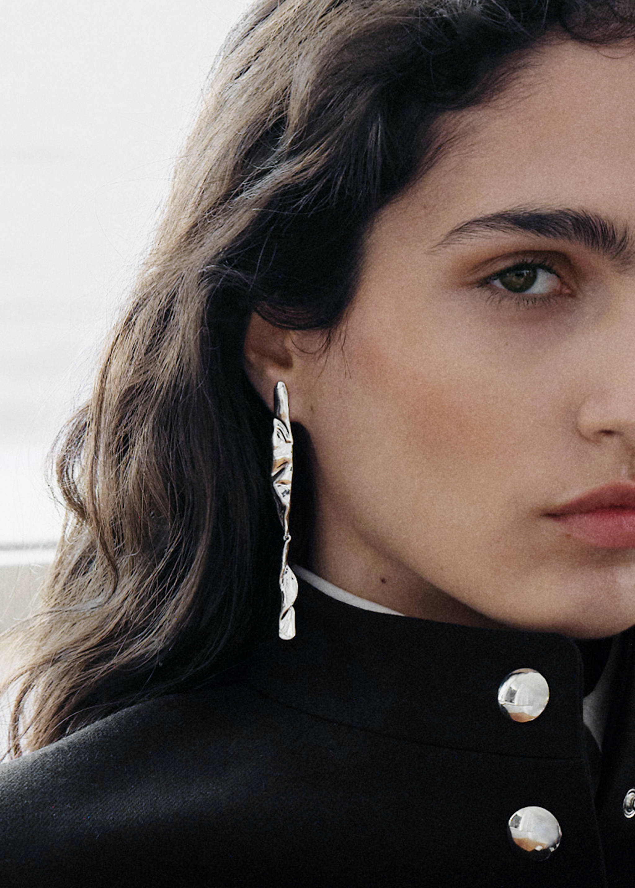 Rigid textured earrings - General plane