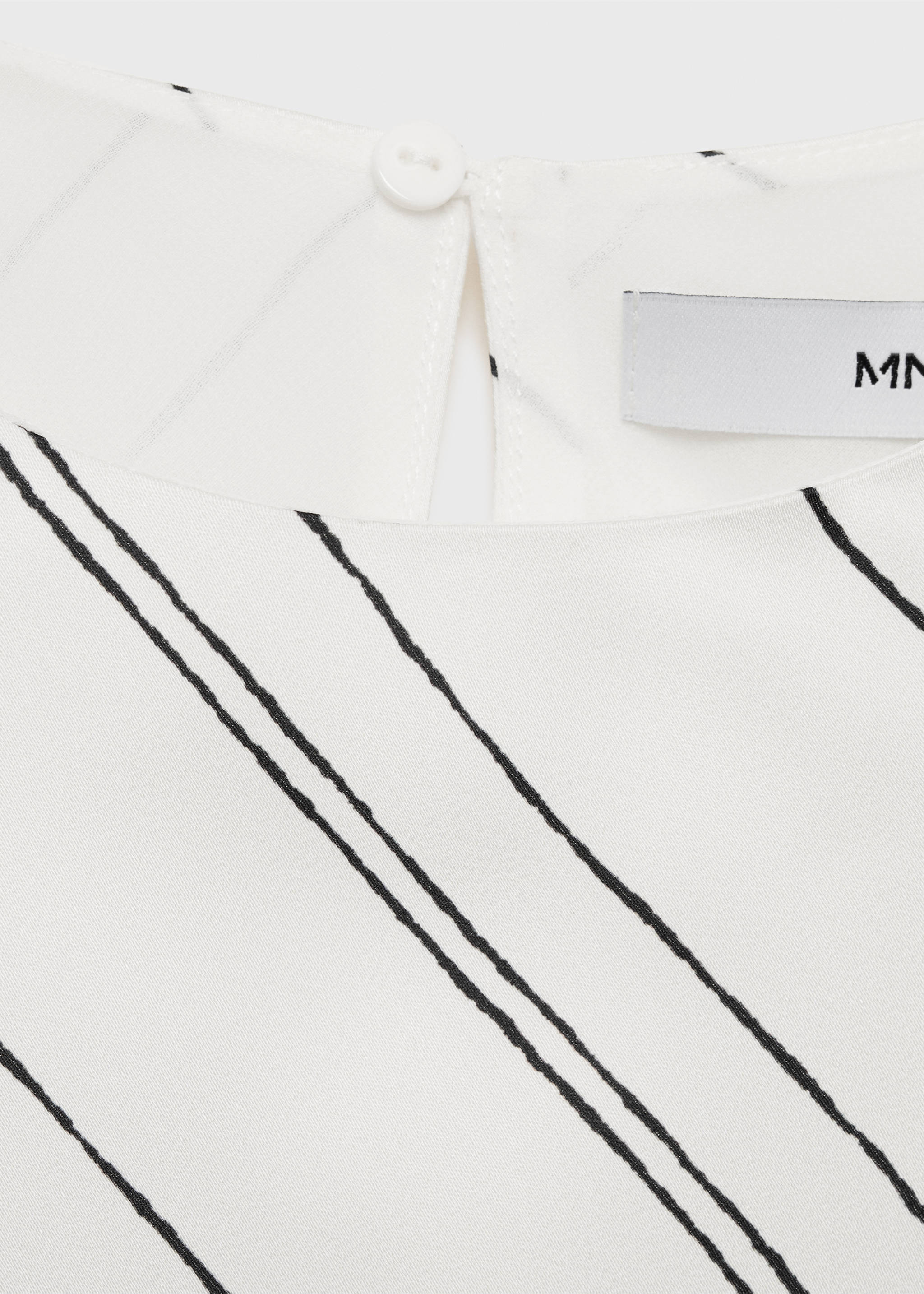 Randig satin klänning - Detaljer om artikeln 0, Vit. Ref: 87004782-00.