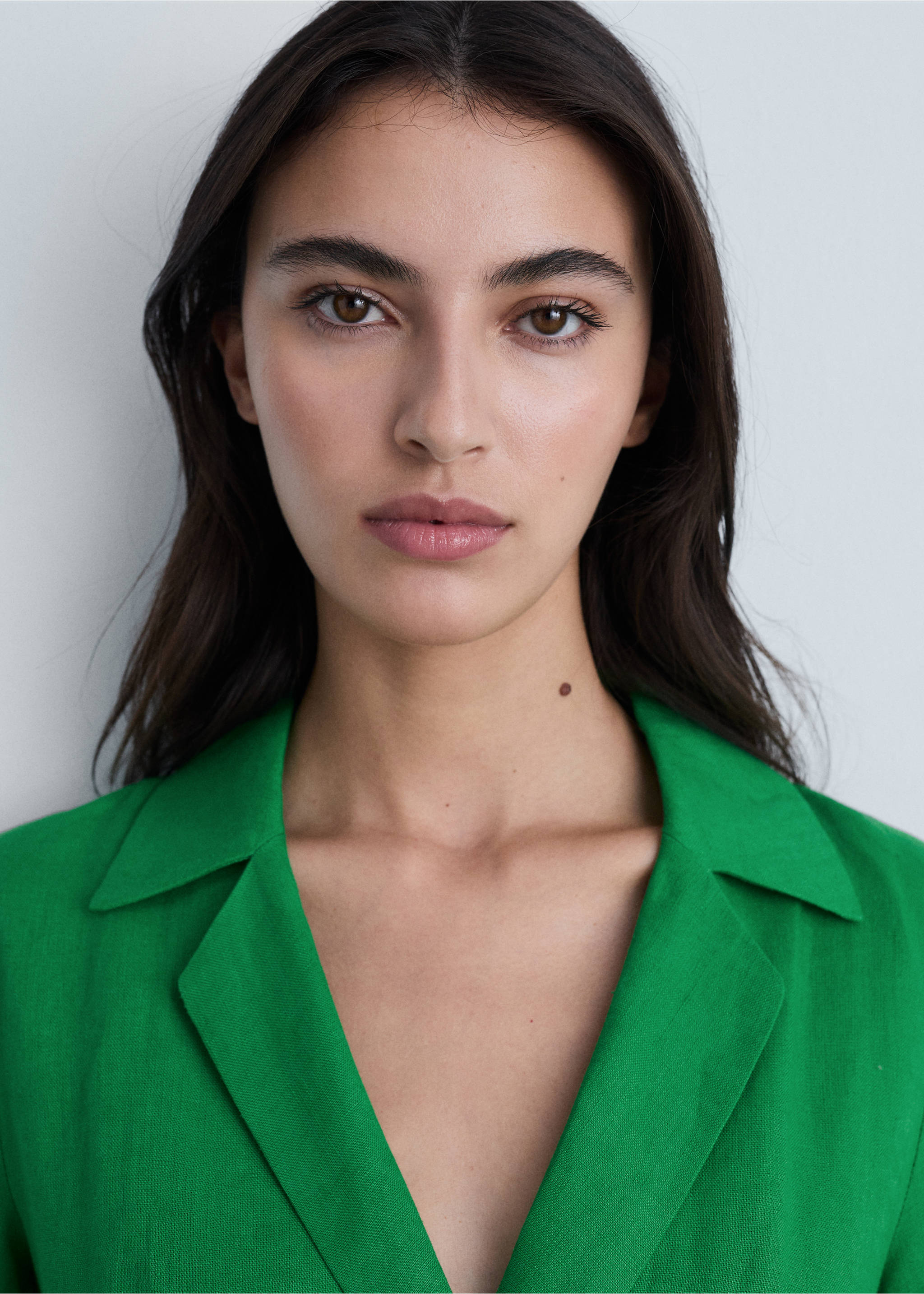 Linnen jurk met ceintuur - Detail van het artikel 1, Groen. Ref: 87004786-00.