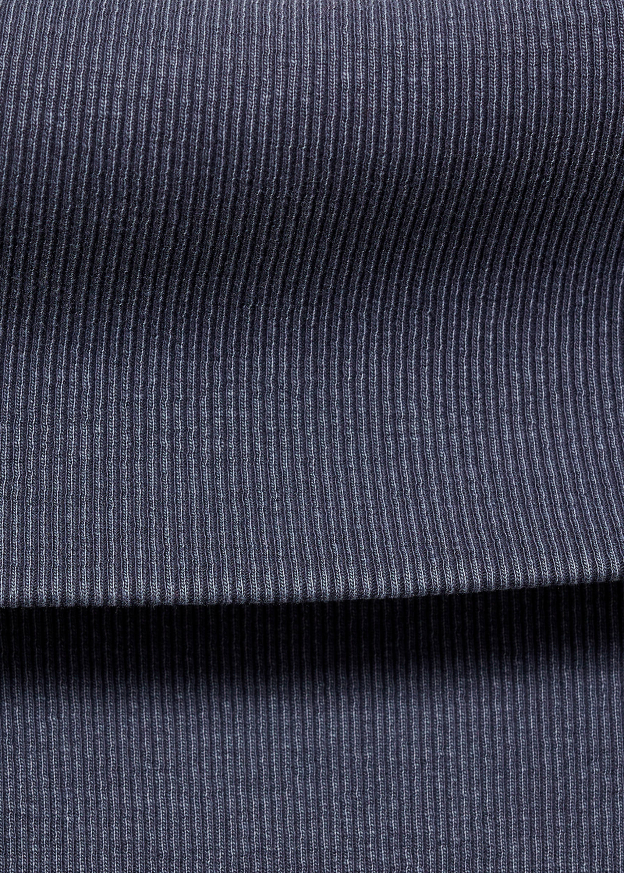 Off-shoulder T-shirt - Details of the article 8