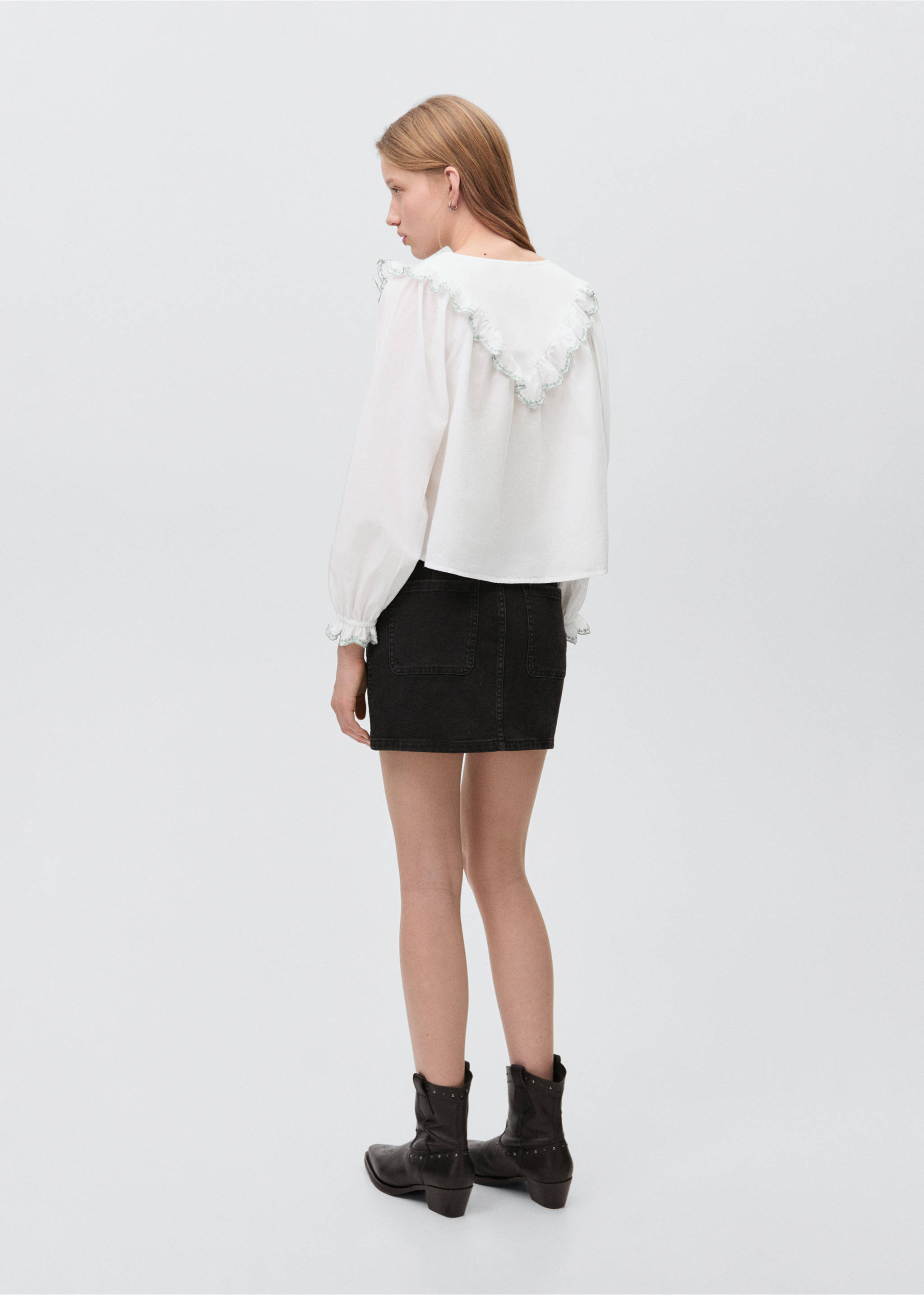 Ruffle neck blouse - Reverse of the article, Off White. Ref: 87004792-00.