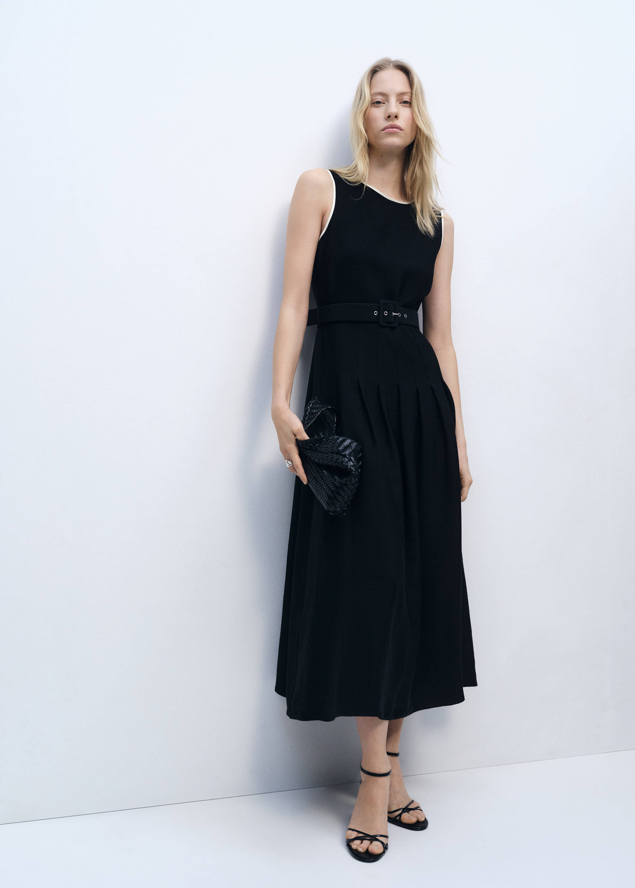 Vestido midi evasé cinturón - Plano general