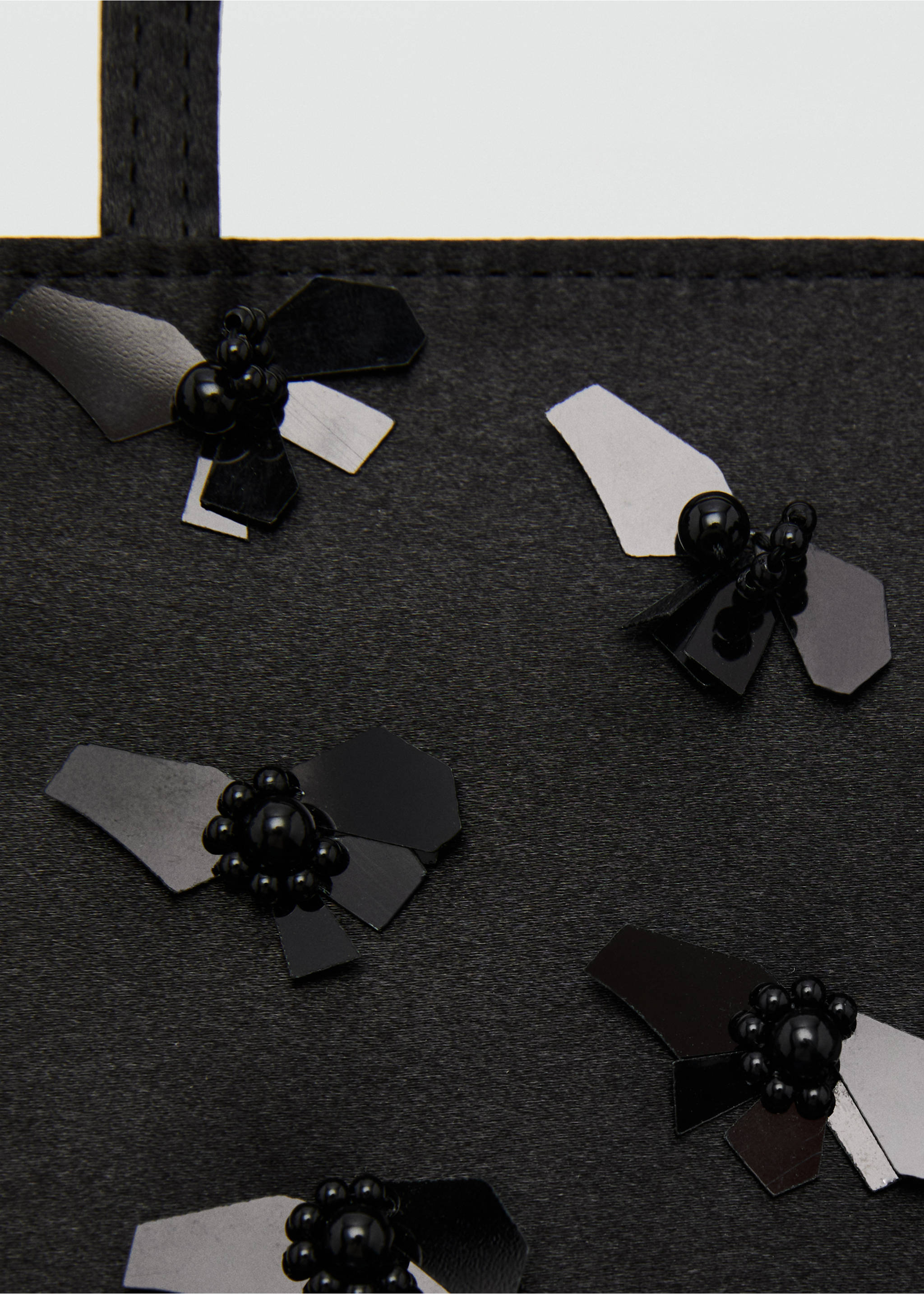 Sac à main avec application de fleurs - Détail de l'article 1, Noir. Ref: 87005747-00.