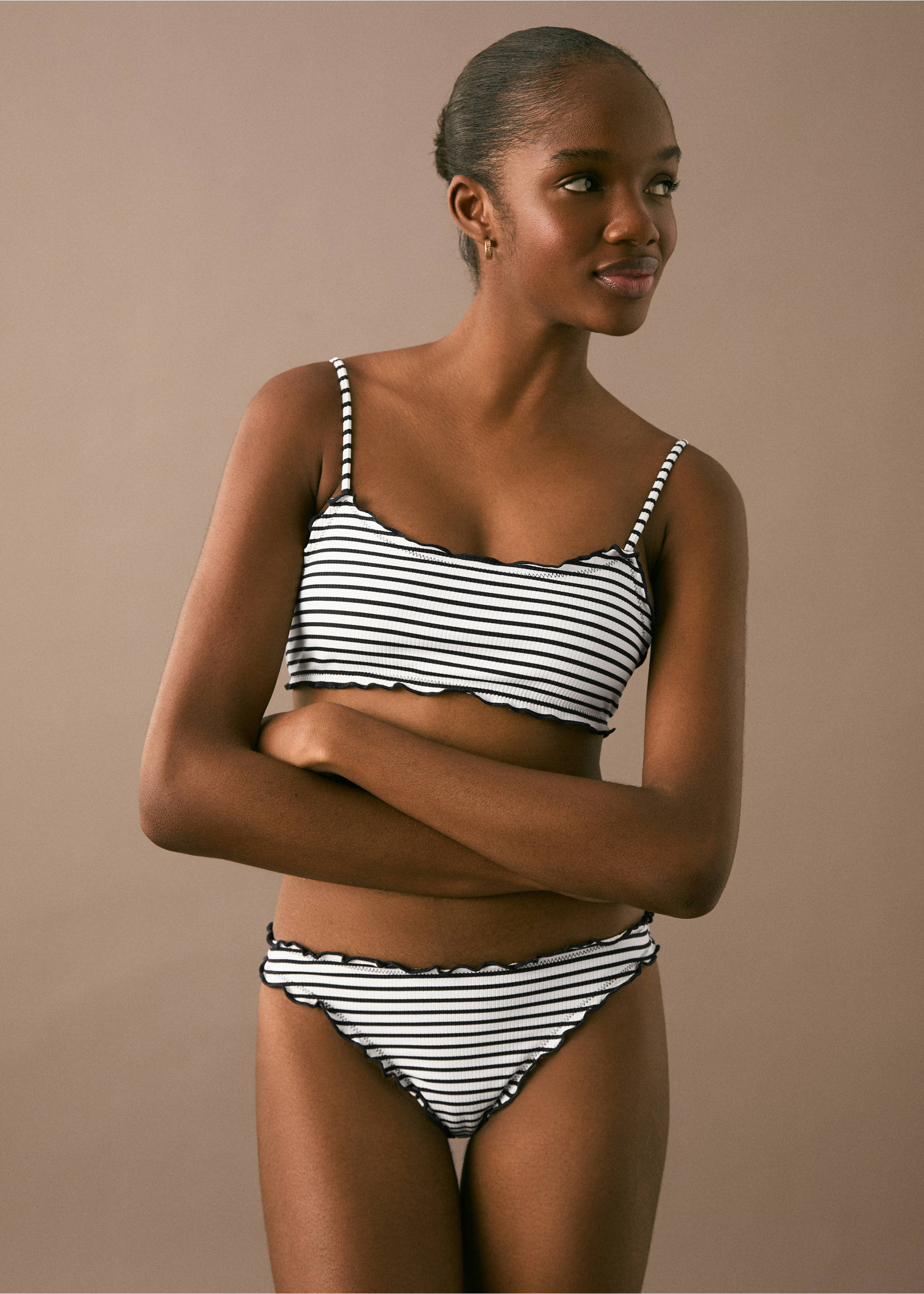 Striped bikini with trim - Medium plane, Off White. Ref: 87005767-00.