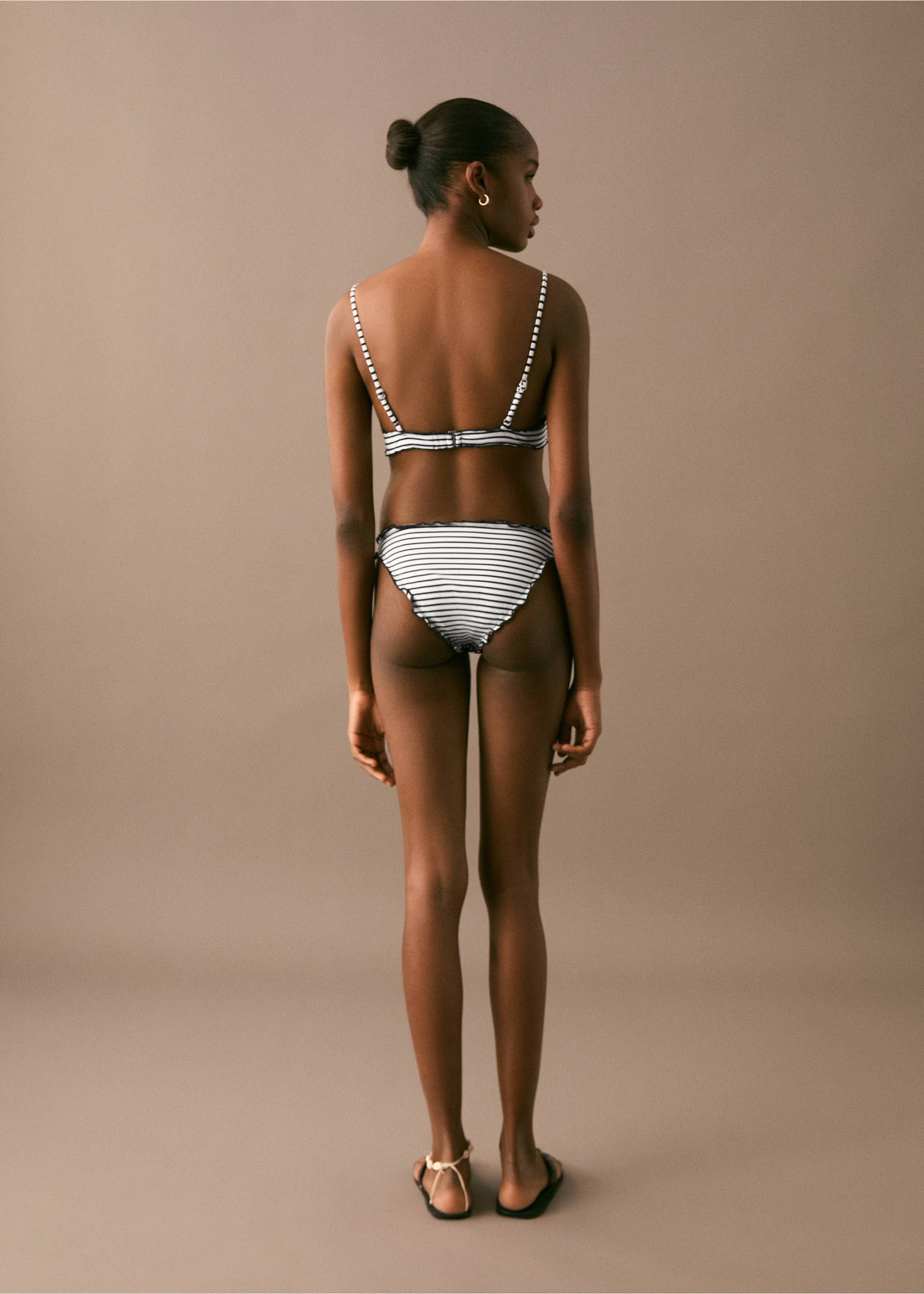 Striped bikini with trim - Reverse of the article, Off White. Ref: 87005767-00.