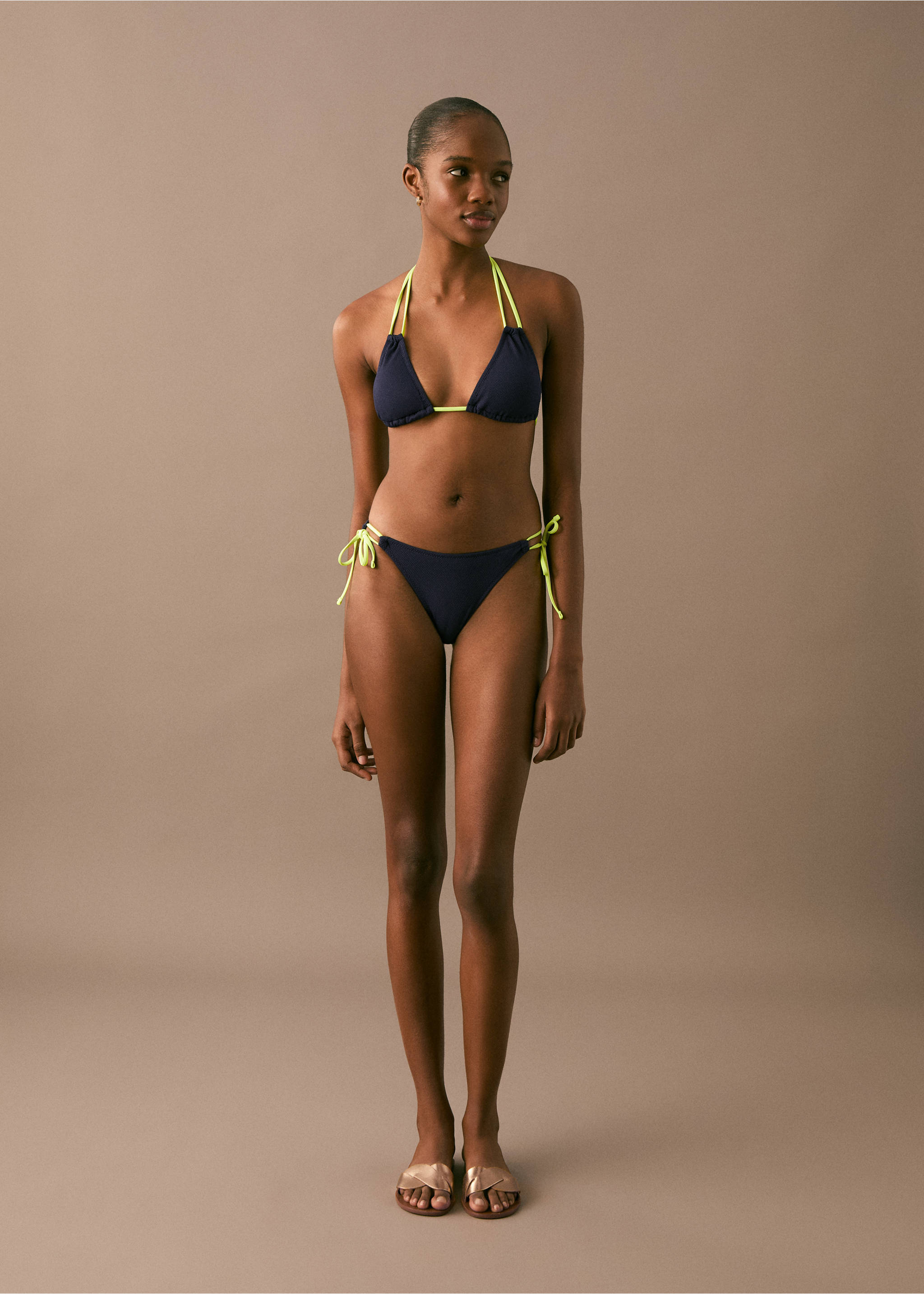 Bikini bicolor - Plano general, Azul marino oscuro. Ref: 87005771-00.