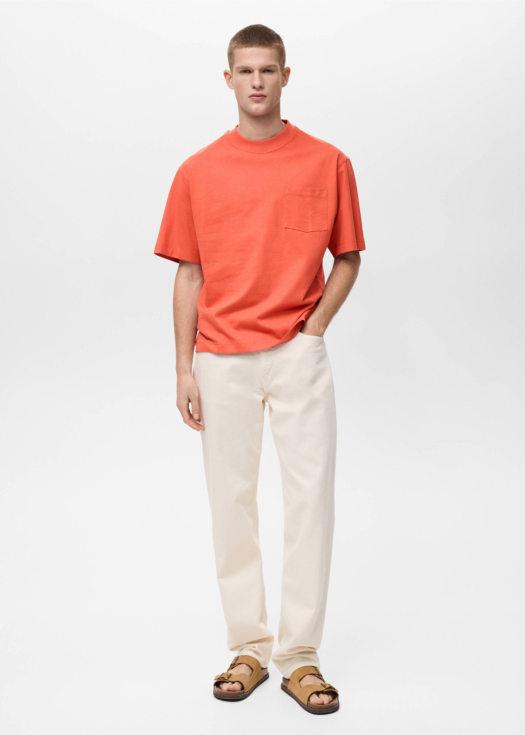 Boxy-Fit-T-Shirt aus 100 % Baumwolle mit Tasche - Allgemeine Ansicht, Orange. Ref: 87005950-00.