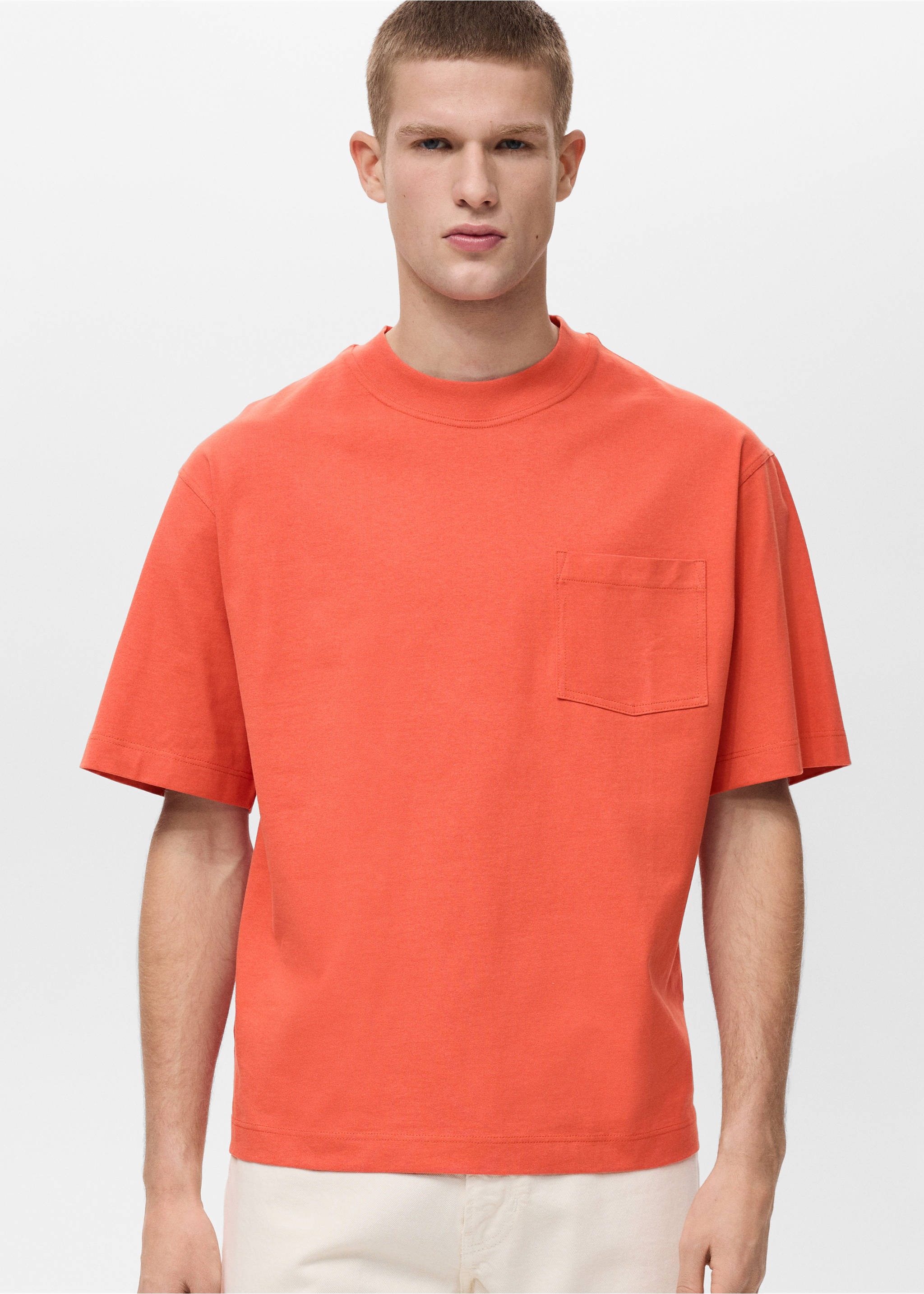 Boxy-Fit-T-Shirt aus 100 % Baumwolle mit Tasche - Mittlere Ansicht, Orange. Ref: 87005950-00.