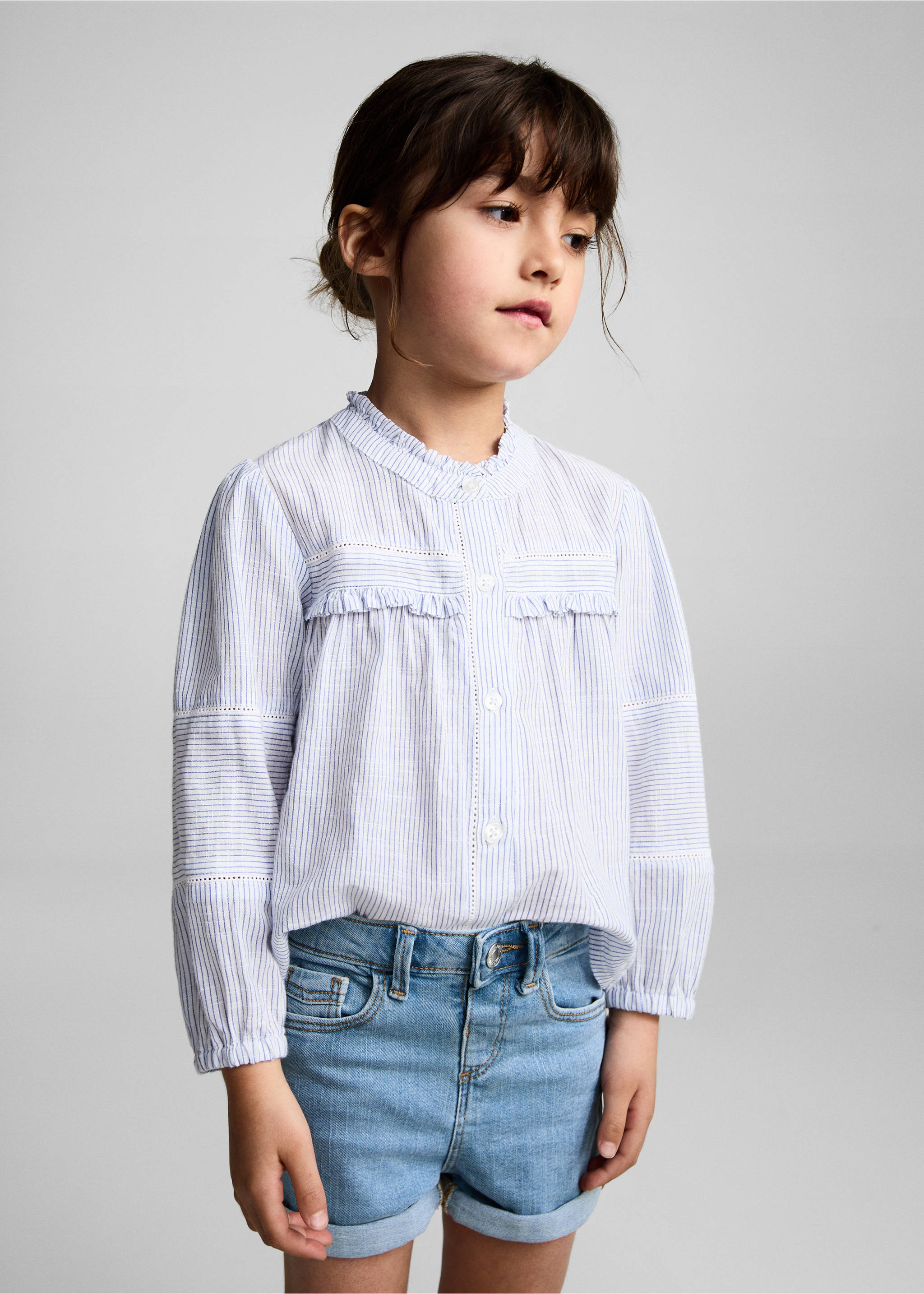 Denim-Shorts mit Umschlag am Saum - Mittlere Ansicht, Mittelblau. Ref: 87005952-00.