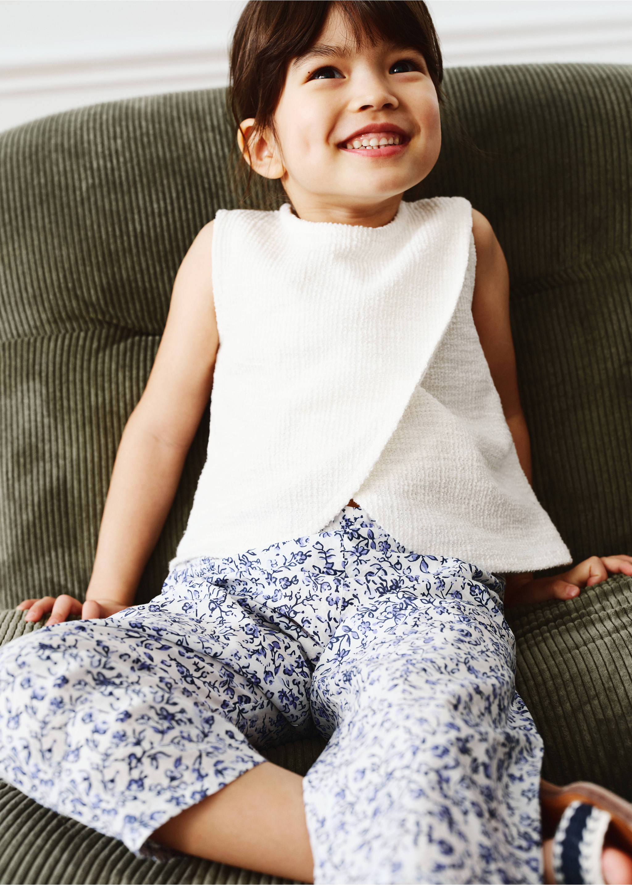 Tweed-T-Shirt Tweed-Öffnung - Detail des Artikels 6, Cremeweiß. Ref: 87005980-00.