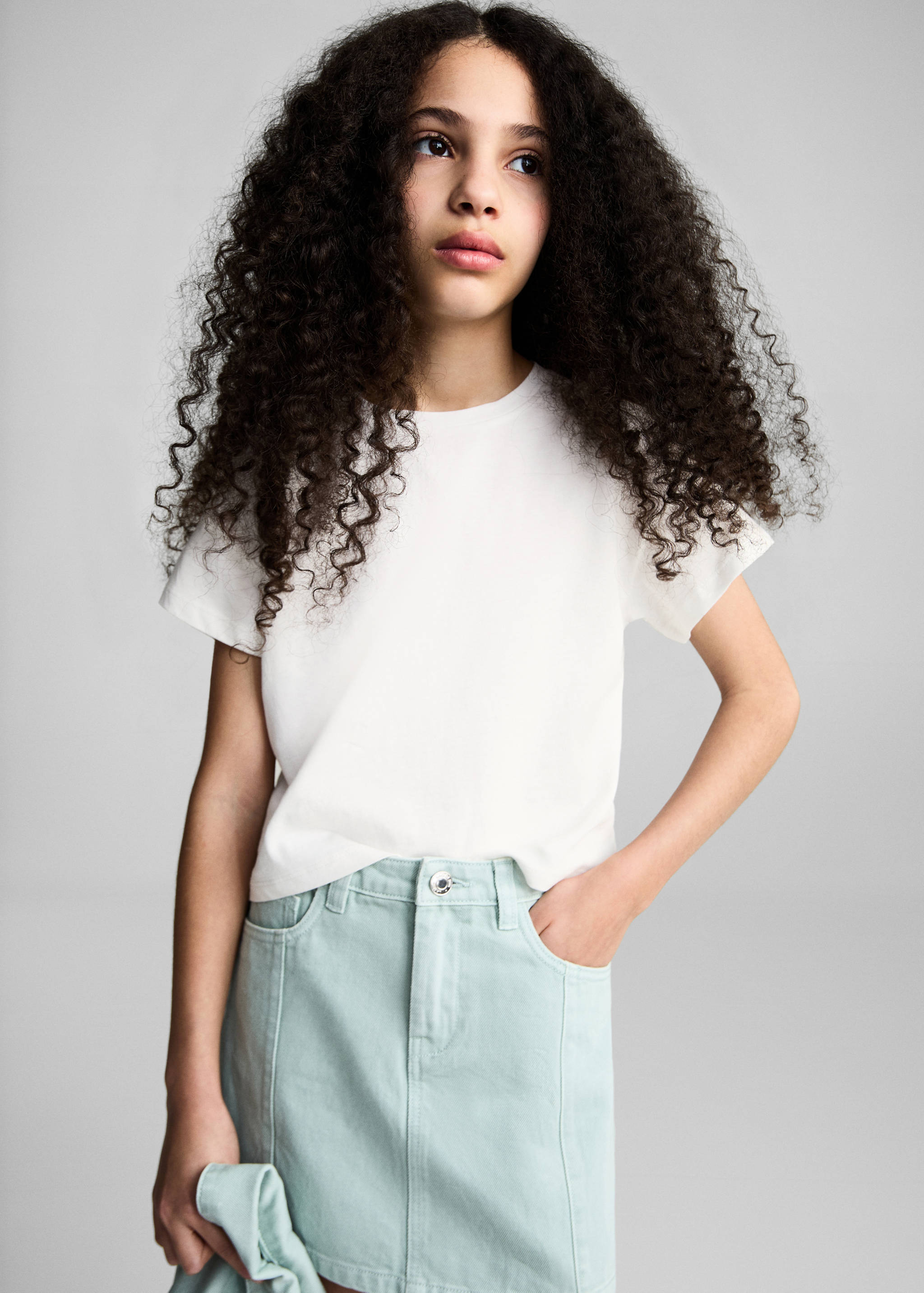 Camiseta cut out - Plano medio