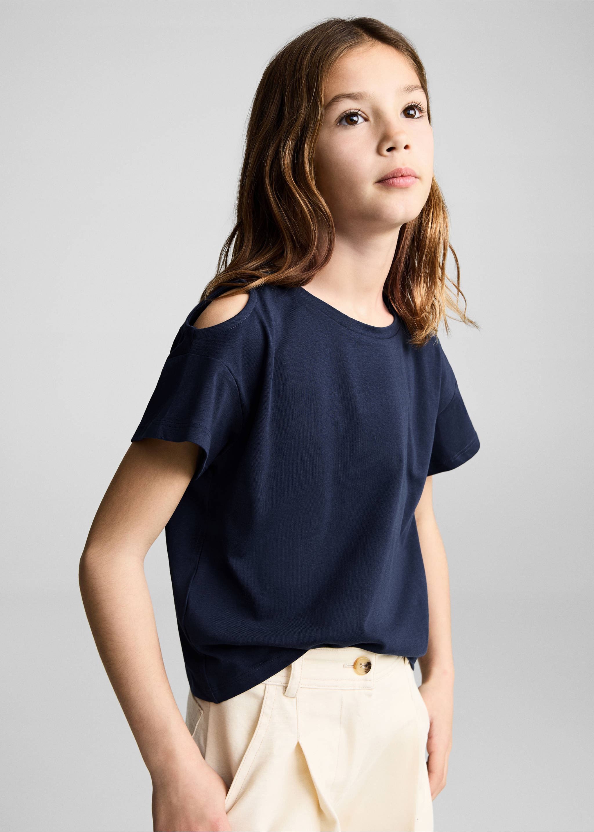 T-shirt cut out - Plan moyen, Bleu marine foncé. Ref: 87006354-00.