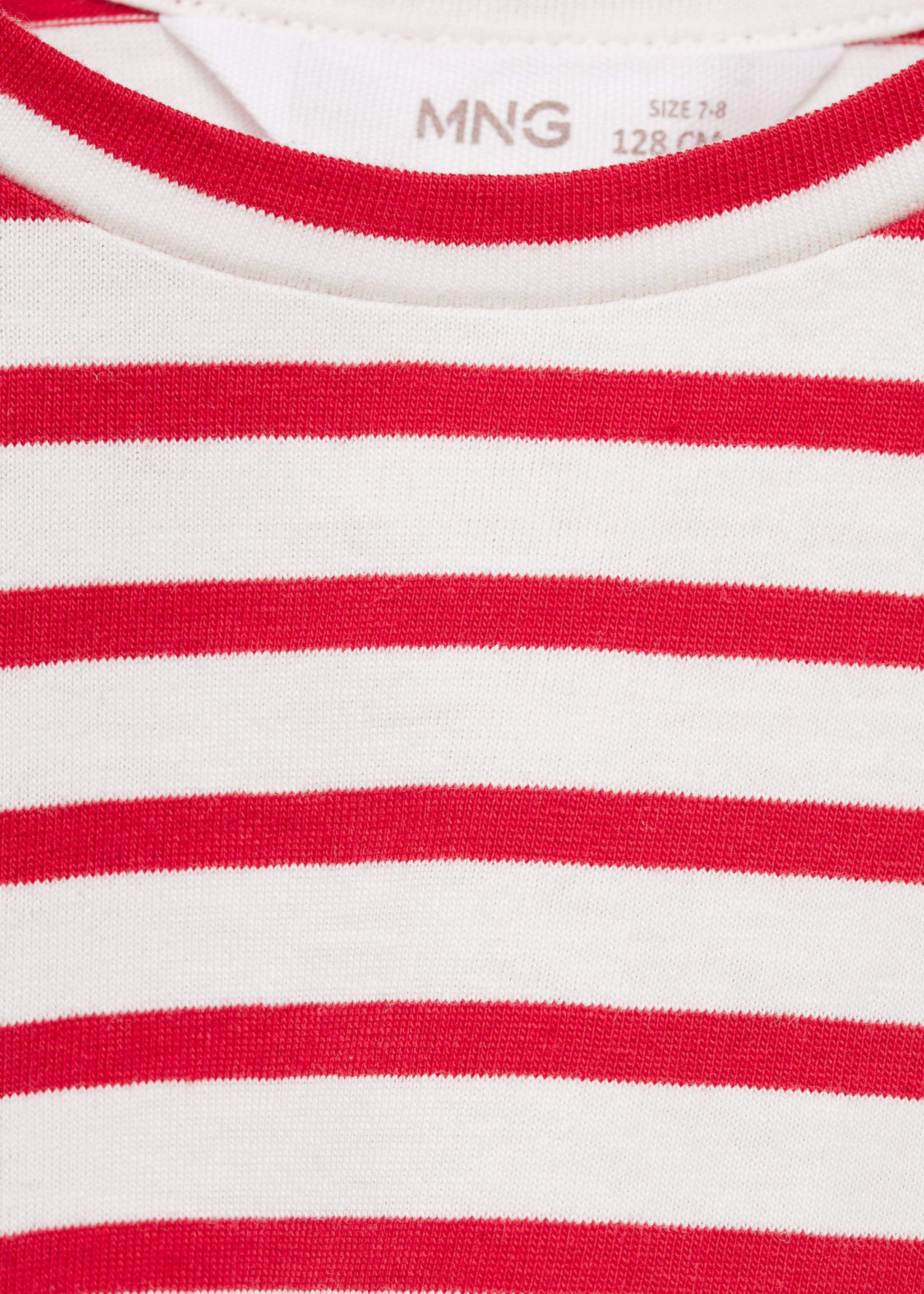 Cut-out t-shirt with striped shoulders - Details of the article 8