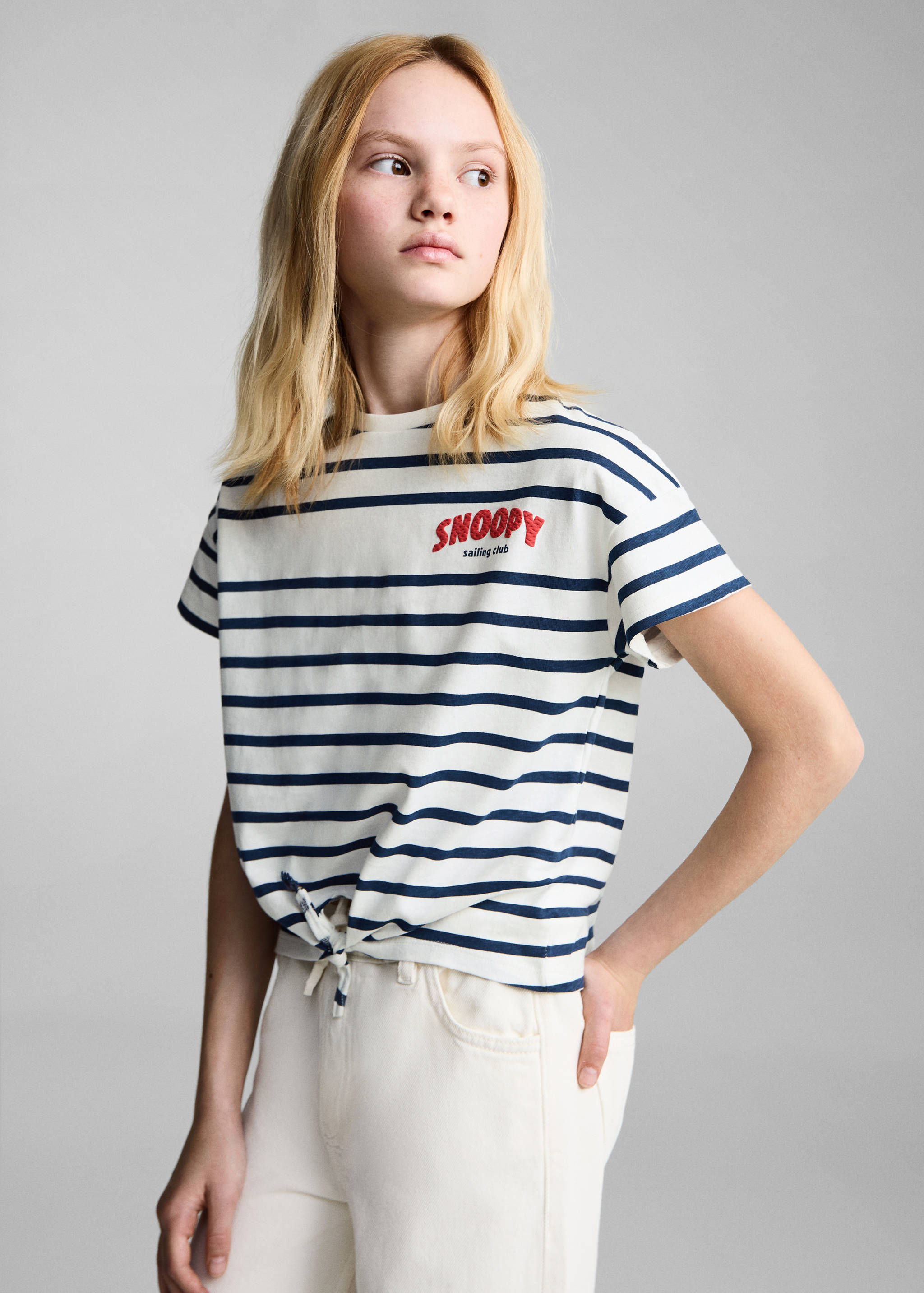 T-shirt Snoopy à rayures nœud - Plan moyen