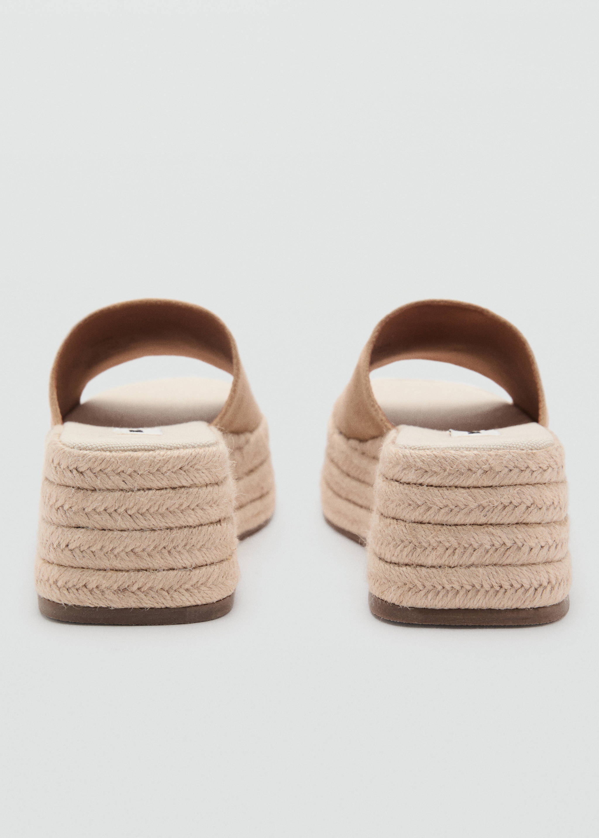 Platform sandals - Details of the article 2