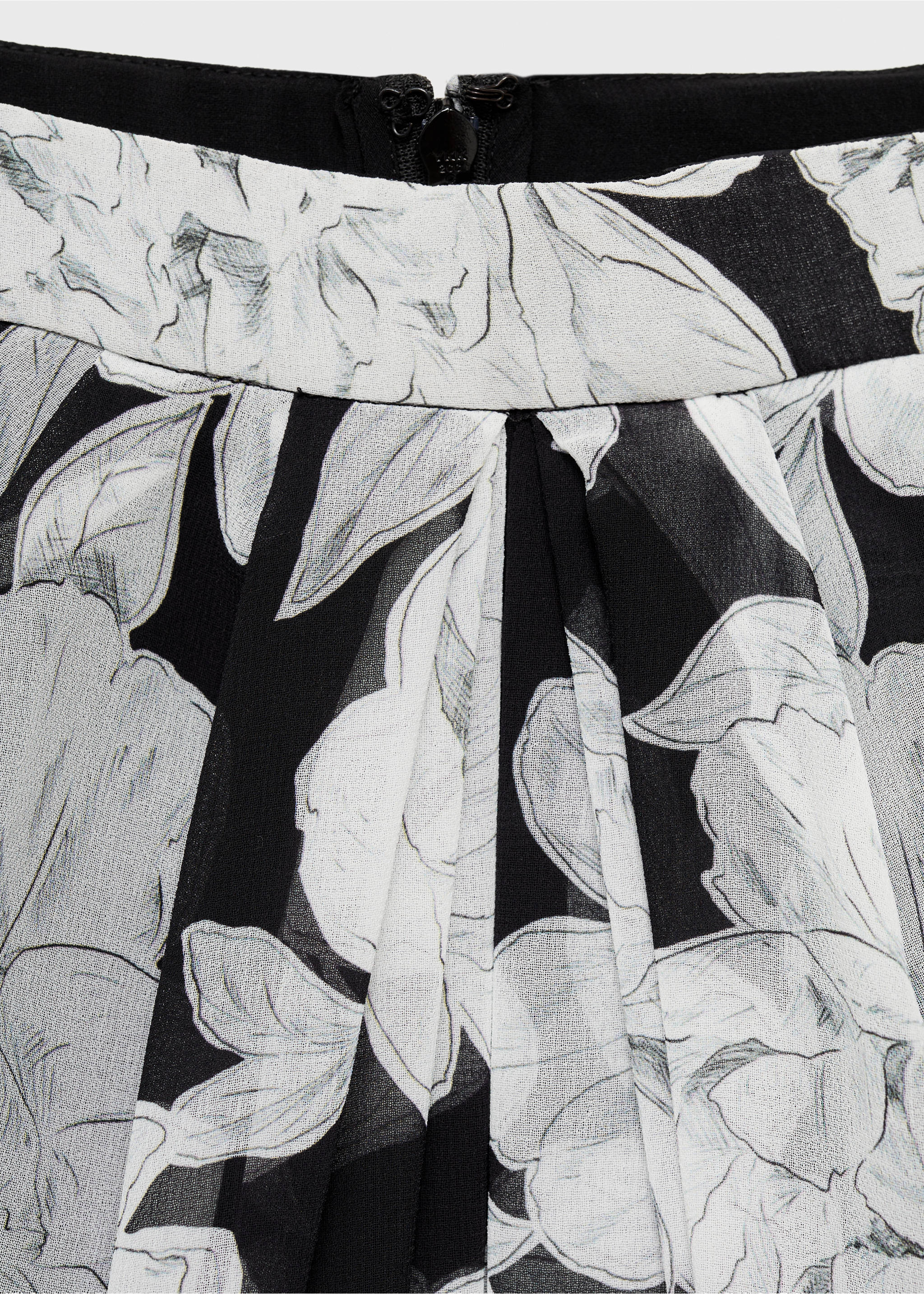 Vestit floral paraula d'honor - Detall de l'article 8, Negre. Ref: 87006382-00.