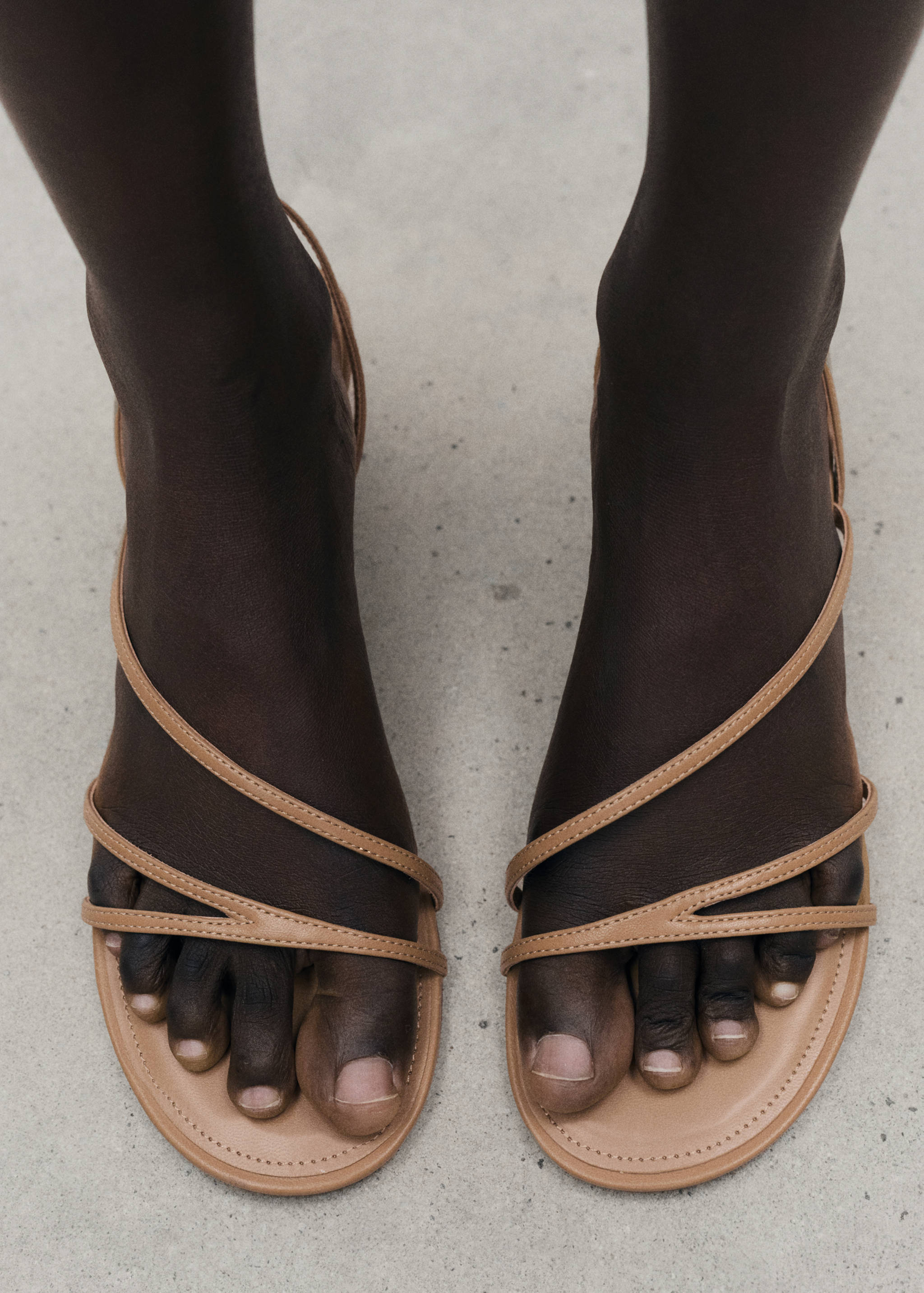 Sandales à lanières et talon - Plan général