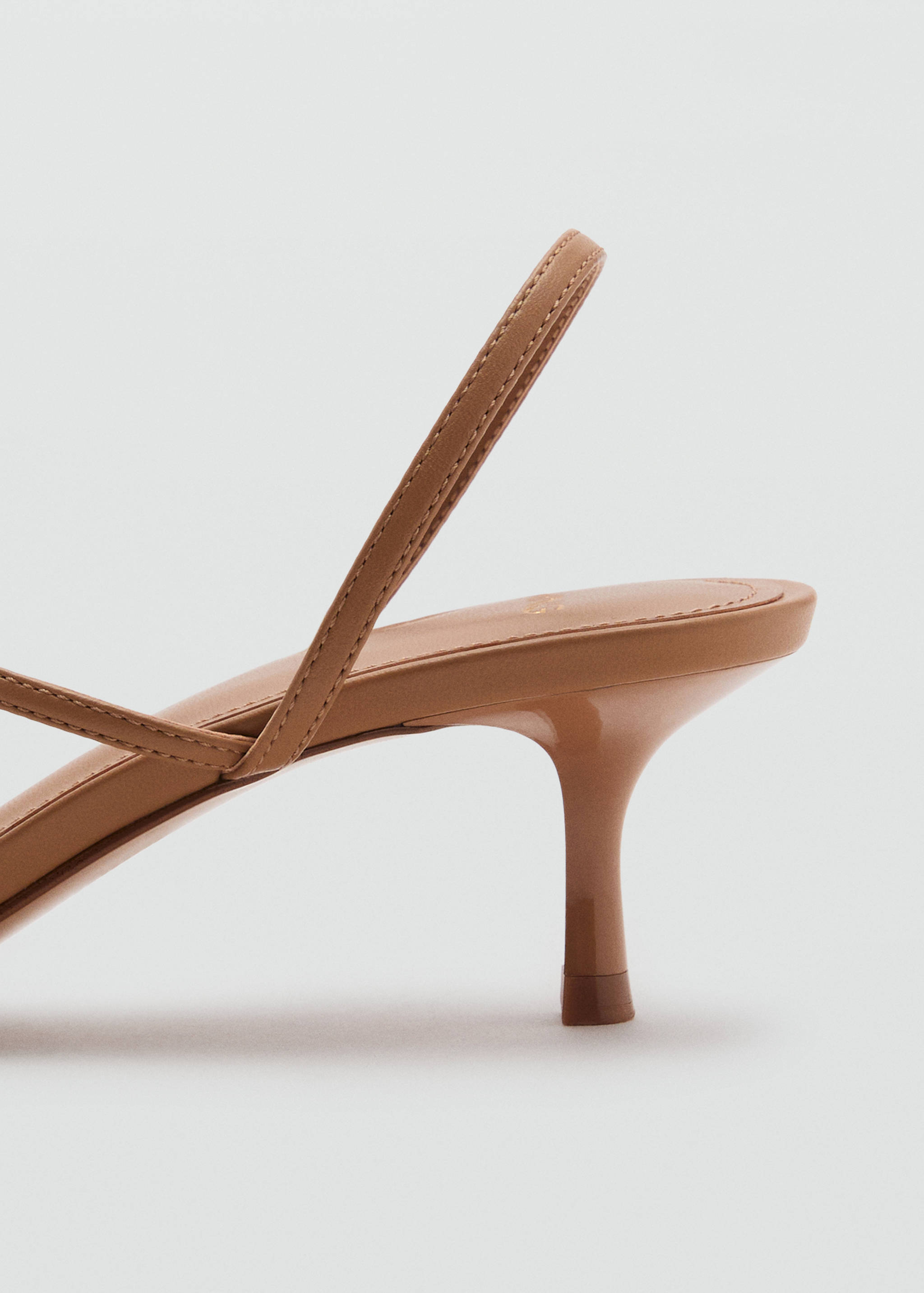 Sandales à lanières et talon - Détail de l'article 2