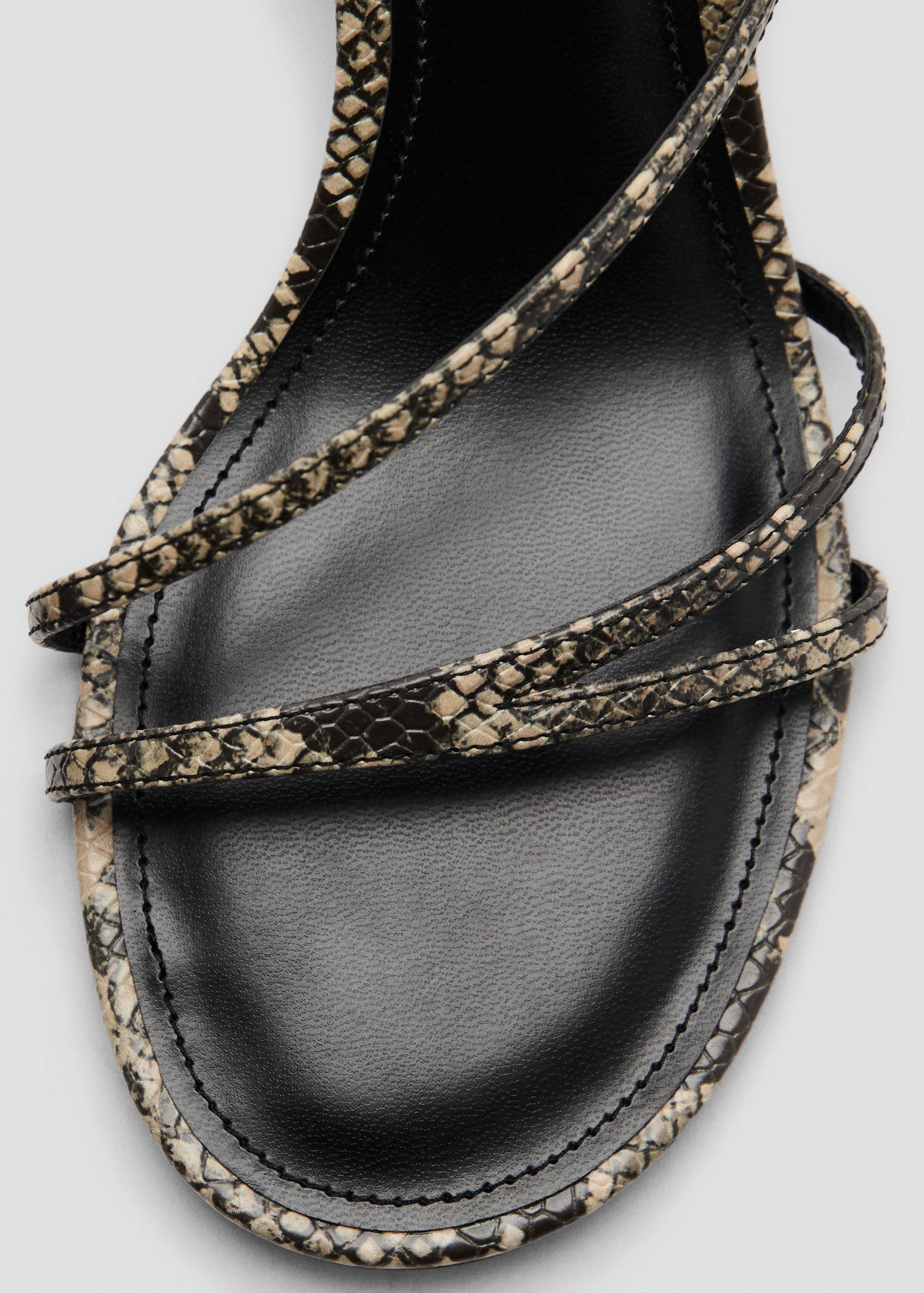 Sandales à lanières et talon - Détail de l'article 1