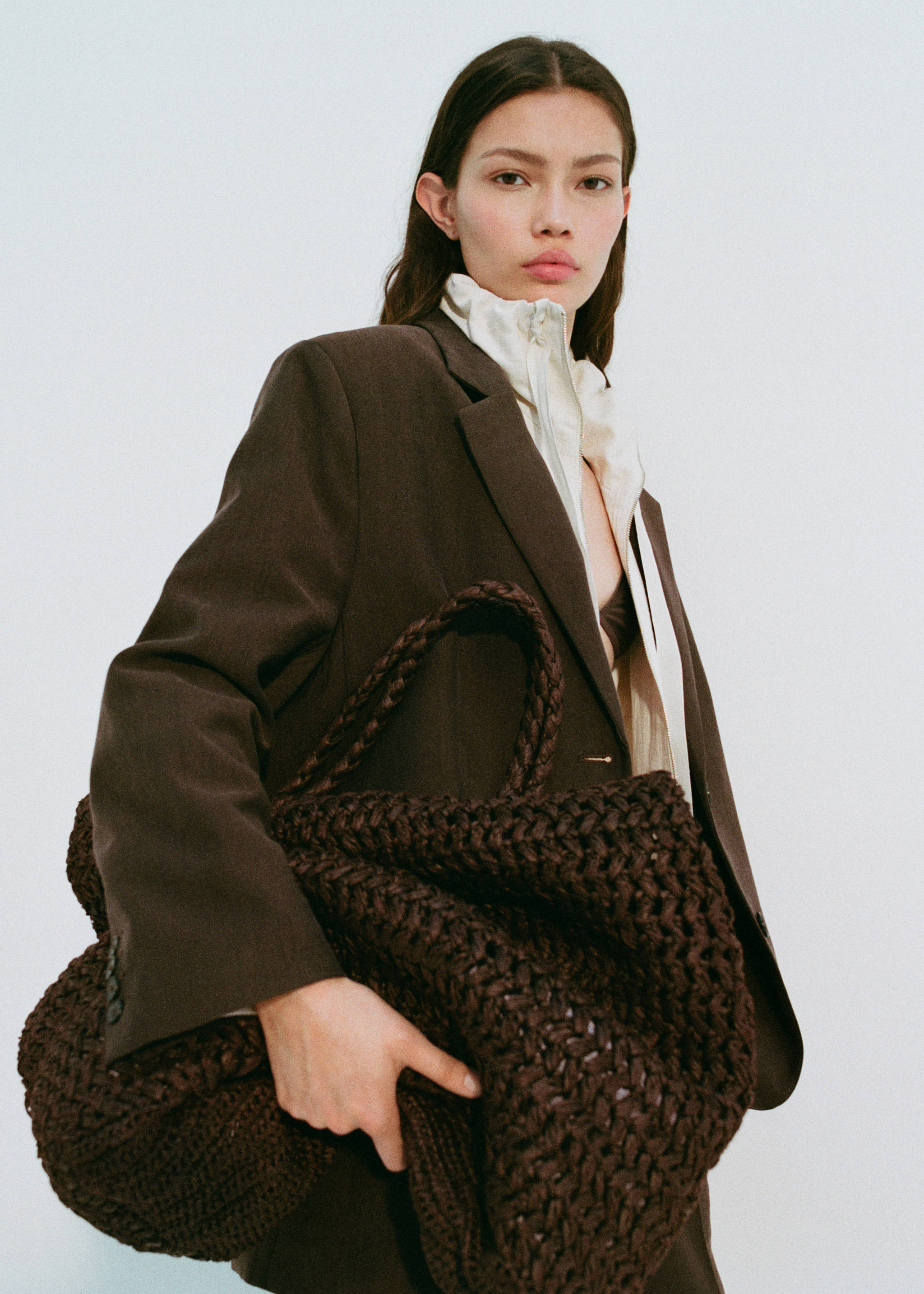 Natural fibre maxi bag - Details of the article 6, Chocolate. Ref: 87007165-00.